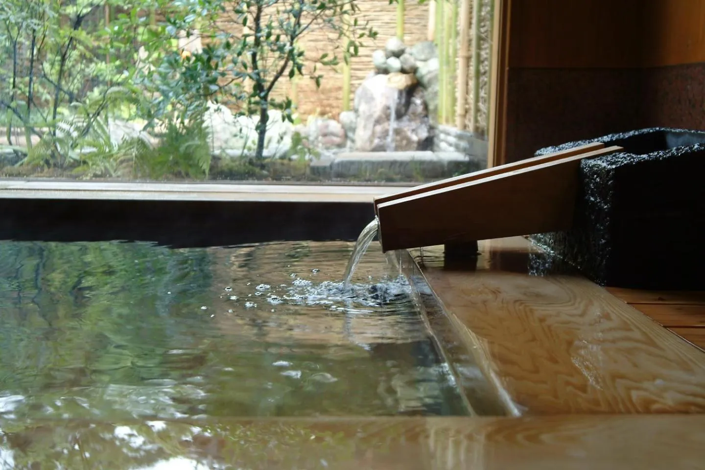 Hot Spring Bath in Monjusou Shourotei