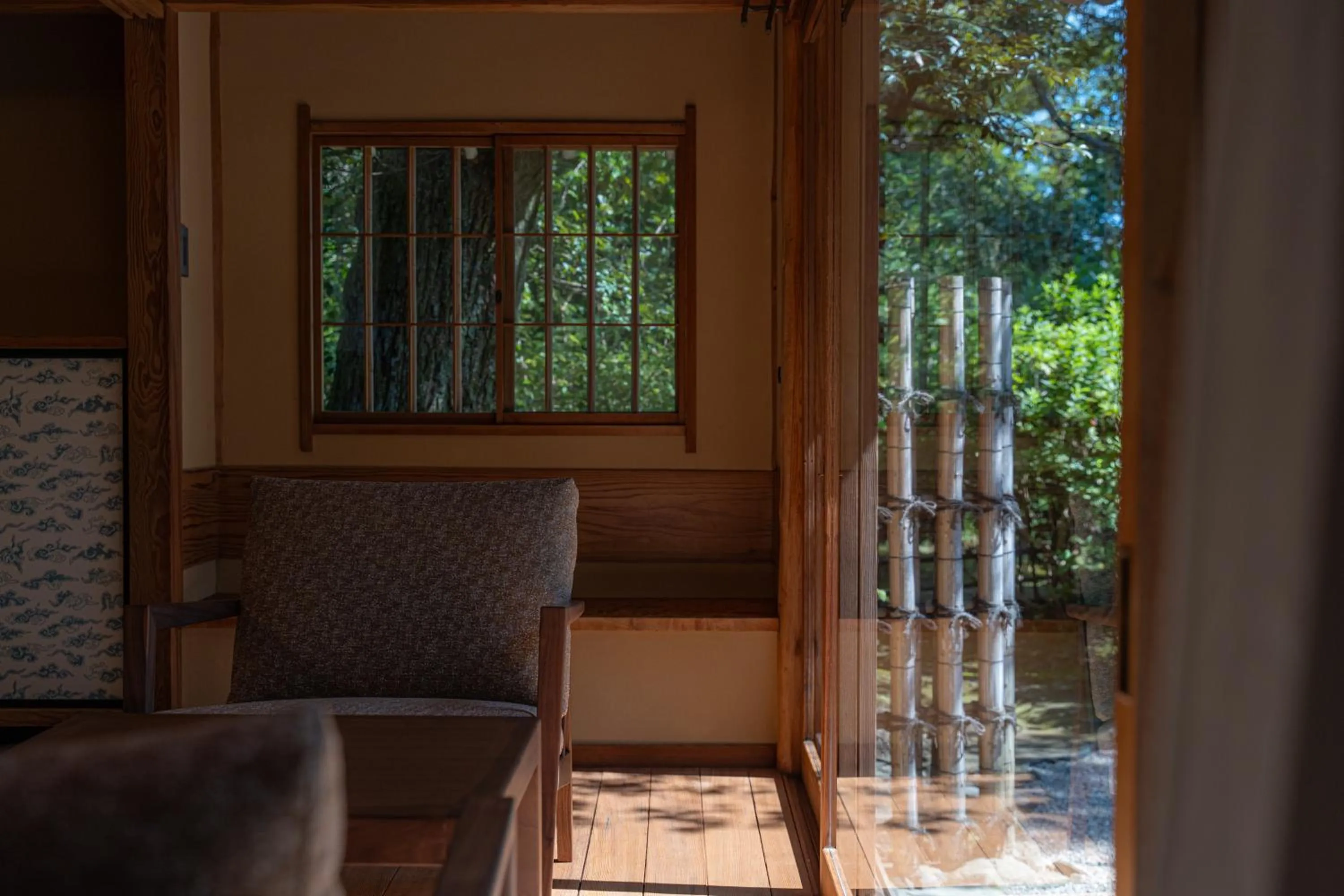 Seating area in Monjusou Shourotei