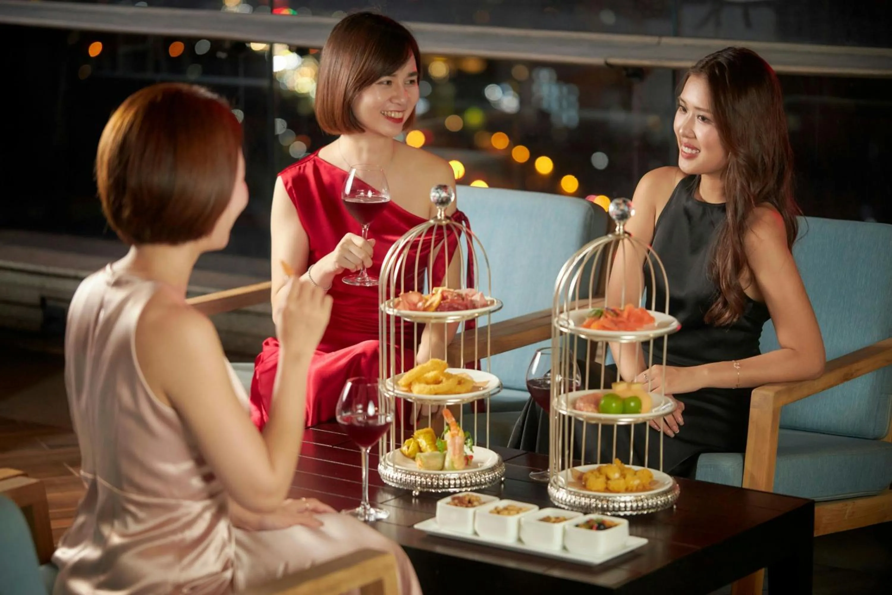 Lounge or bar in Sheraton Hanoi West