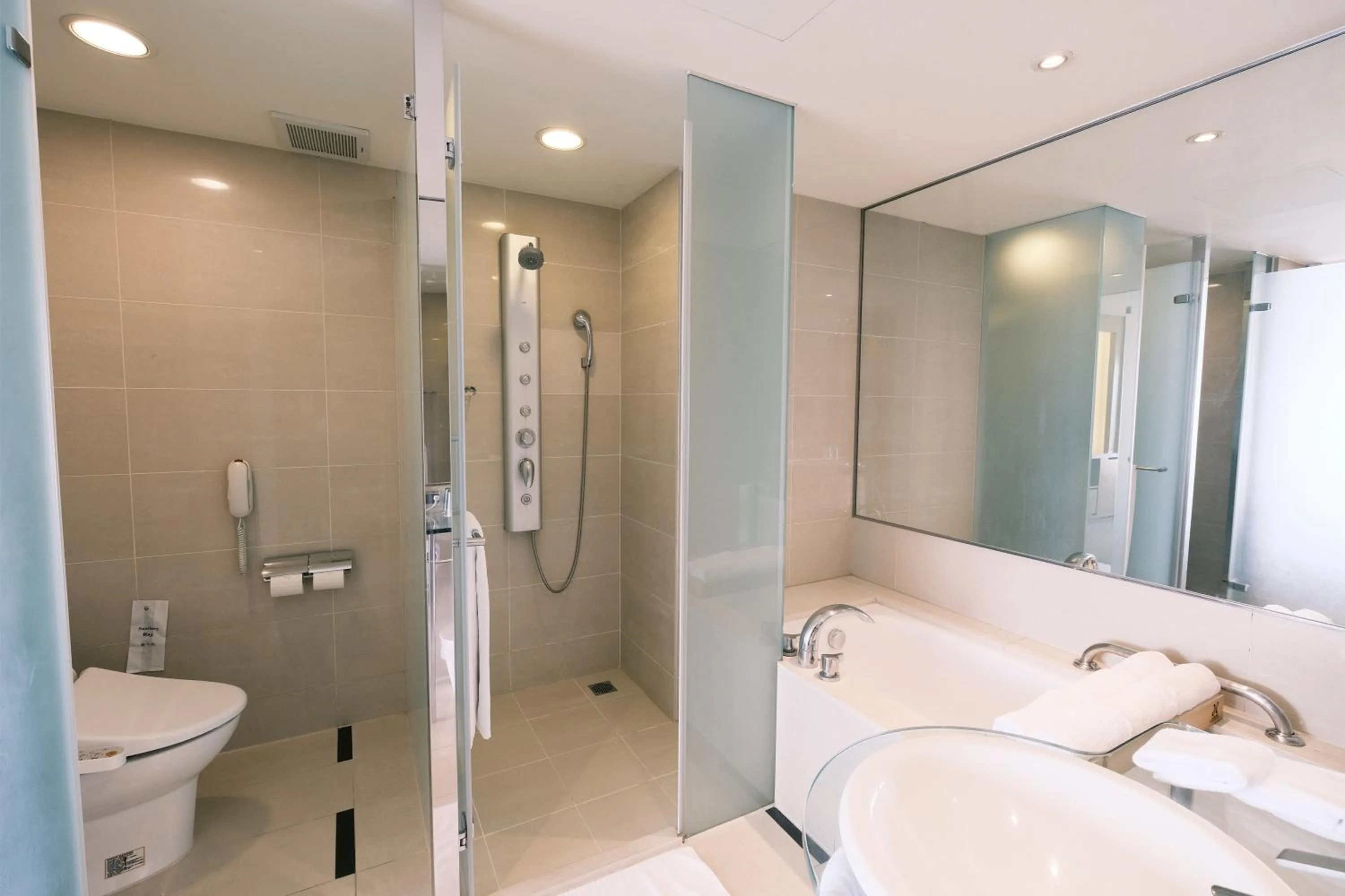 Bathroom in Hotel Del Lago
