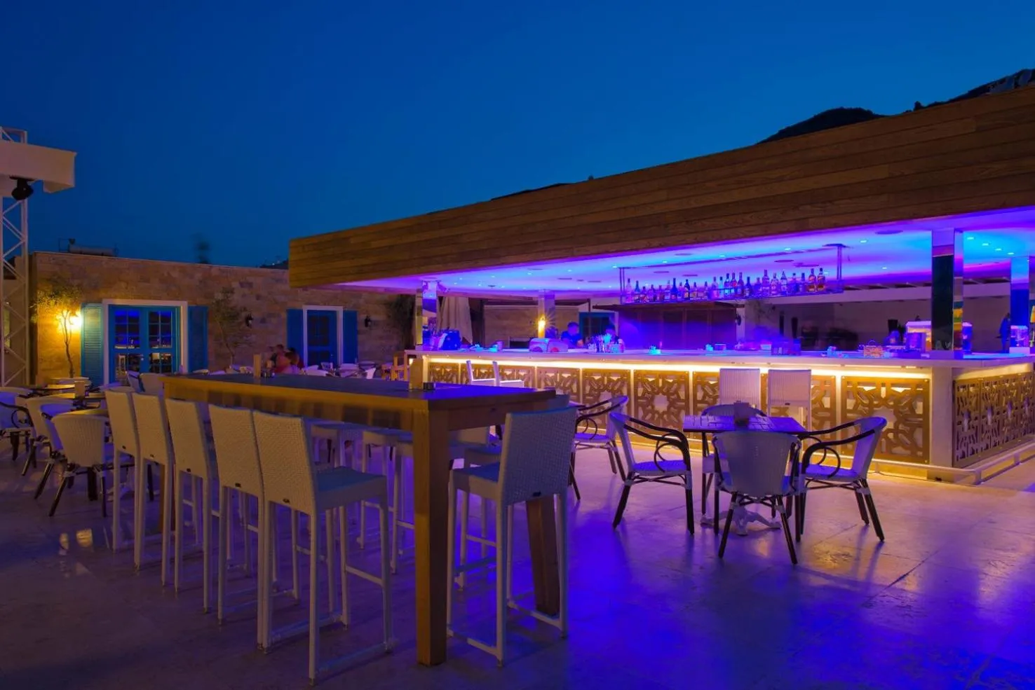 Lounge or bar in Bellazure Hotel