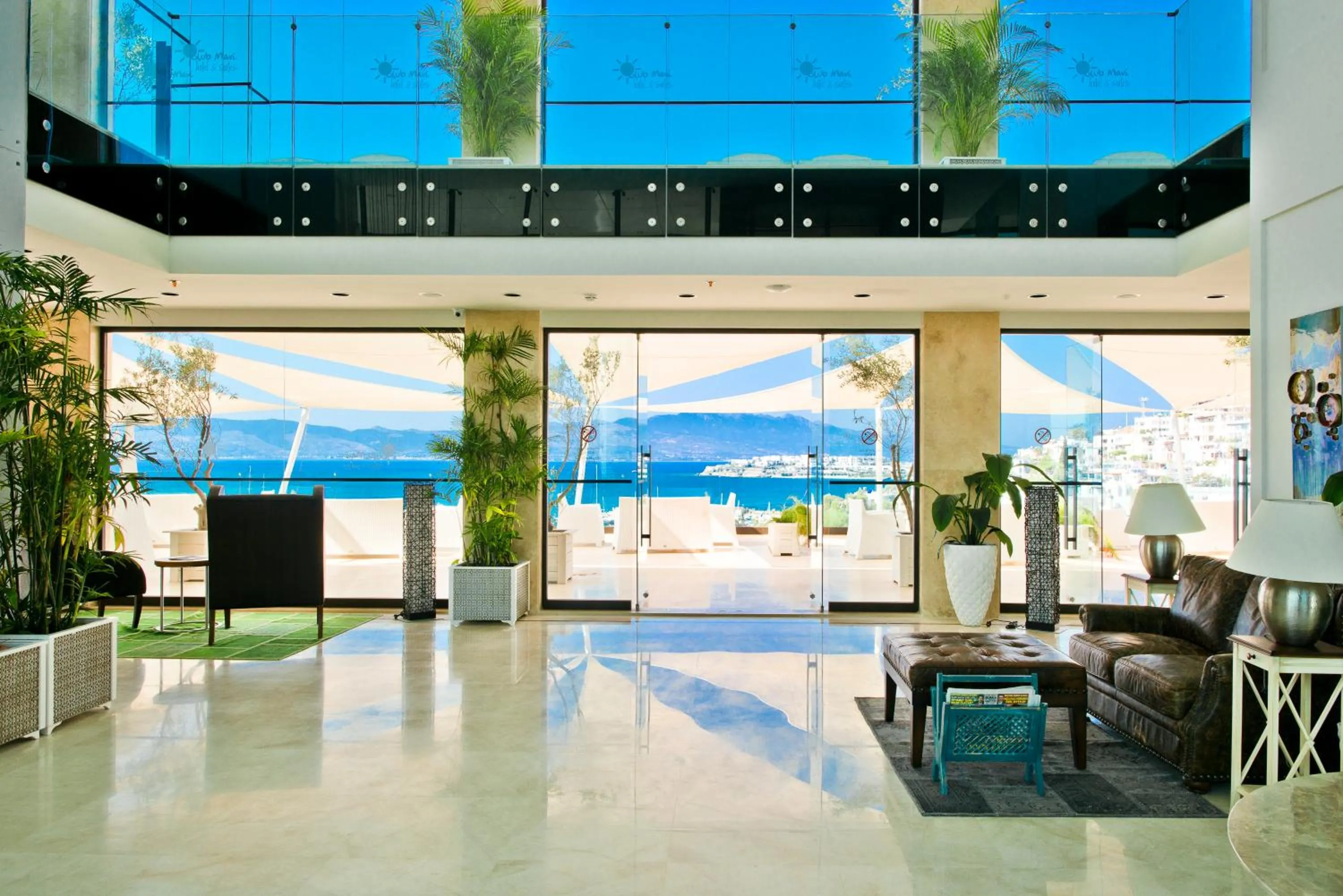 Lobby or reception in Bellazure Hotel