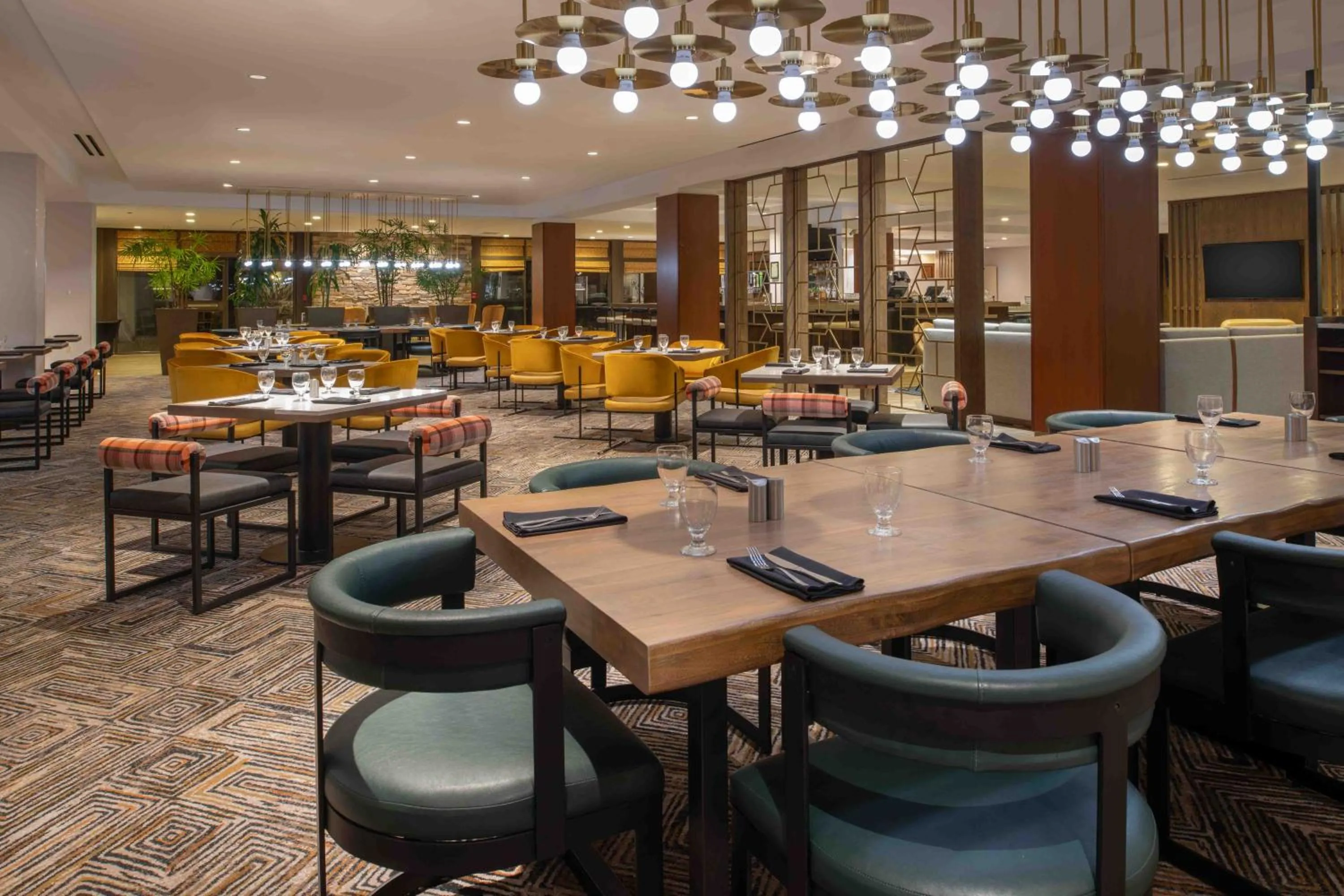 Restaurant/places to eat in DoubleTree by Hilton San Francisco Airport