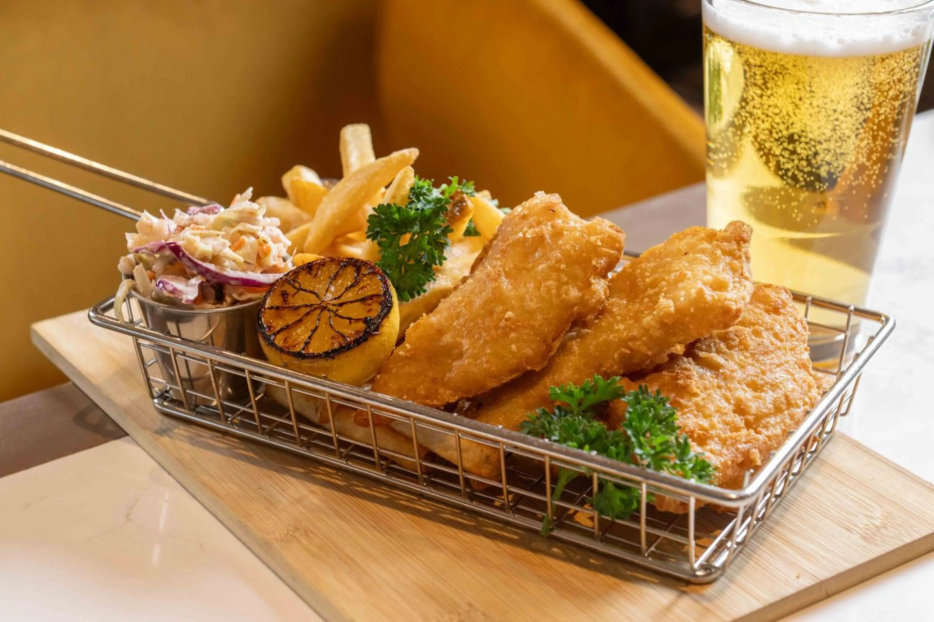 Restaurant/places to eat in DoubleTree by Hilton San Francisco Airport