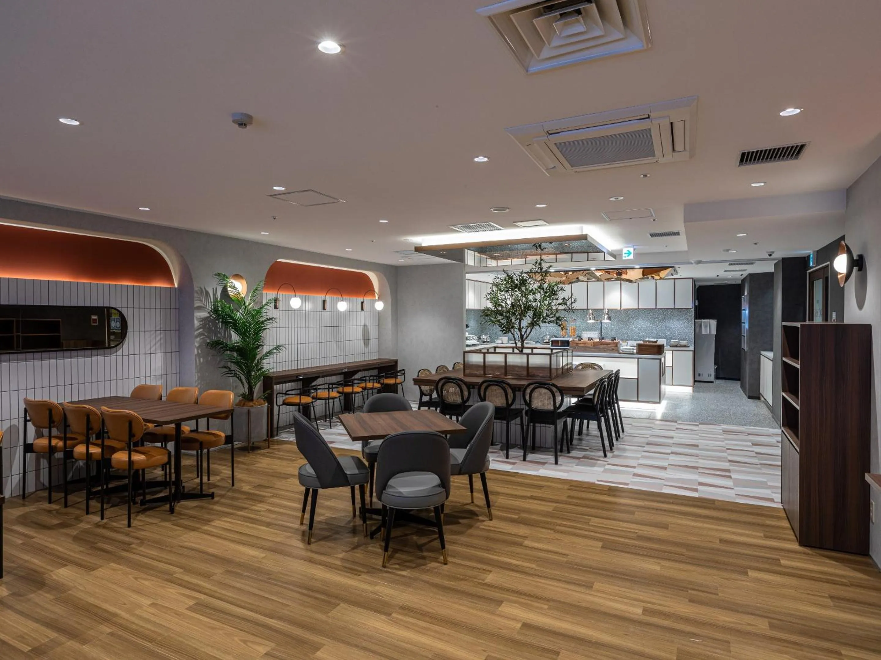 Restaurant/places to eat in Kobe Plaza Hotel