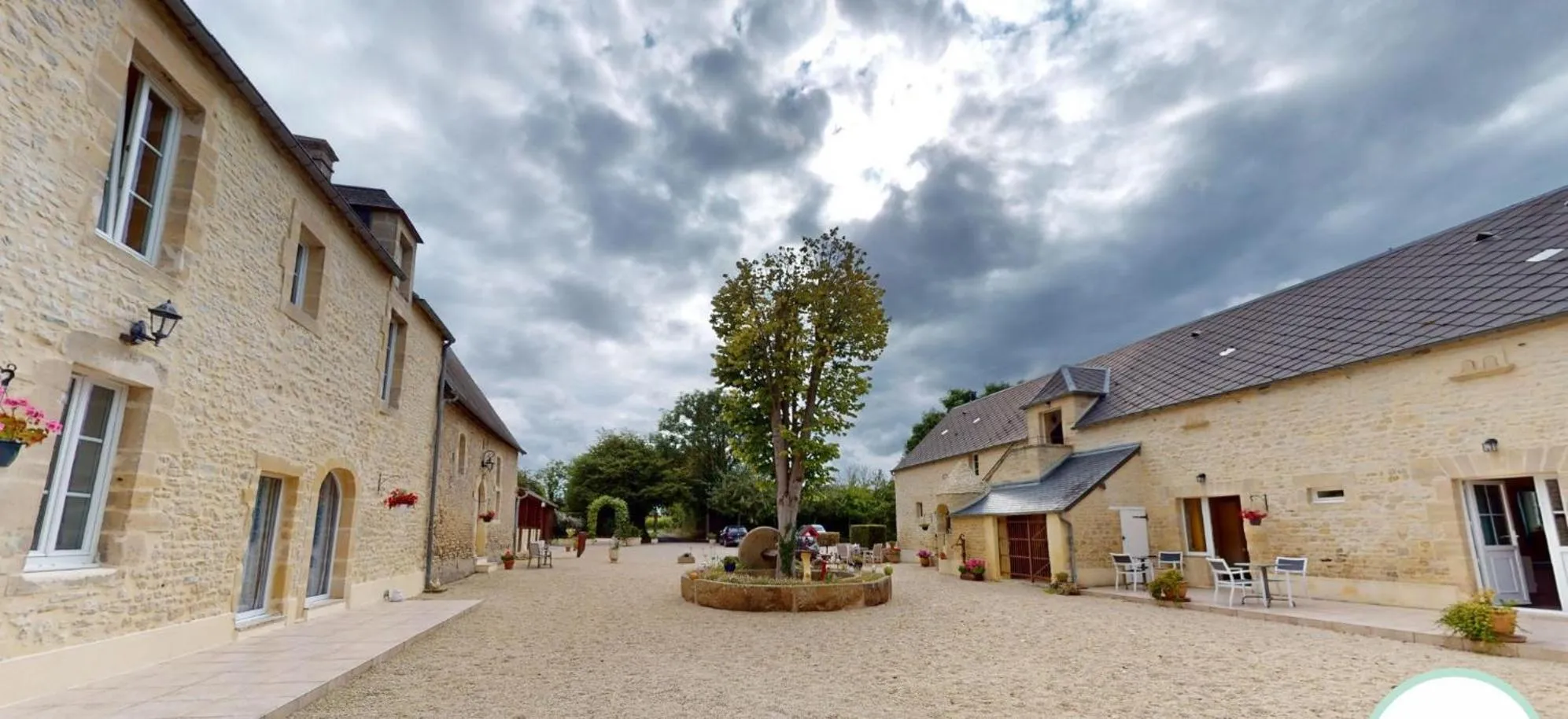 Property building in Les Pérelles