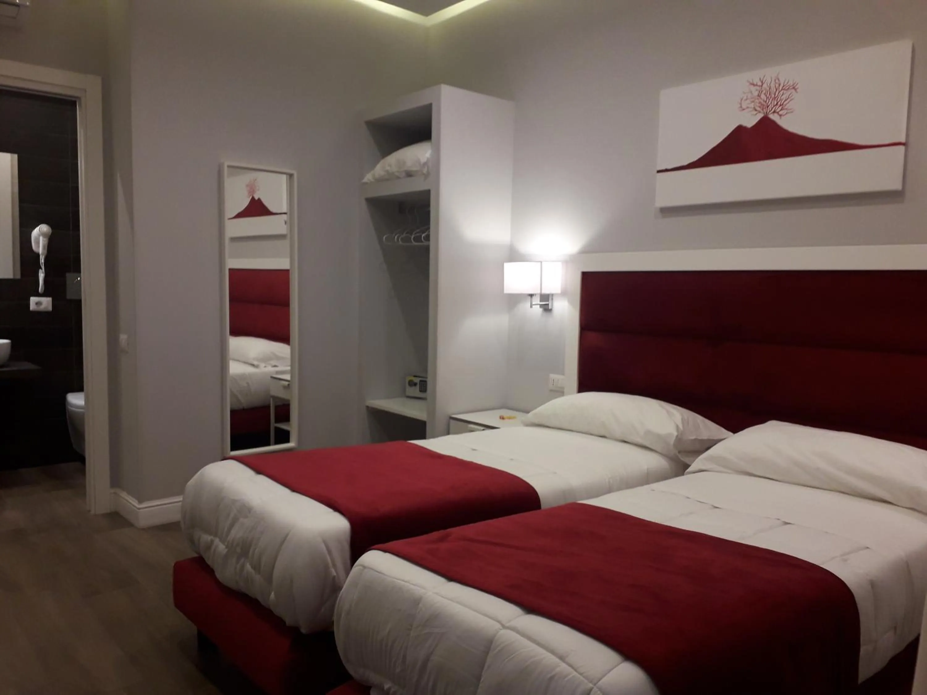 Photo of the whole room, Bed in Gea suite