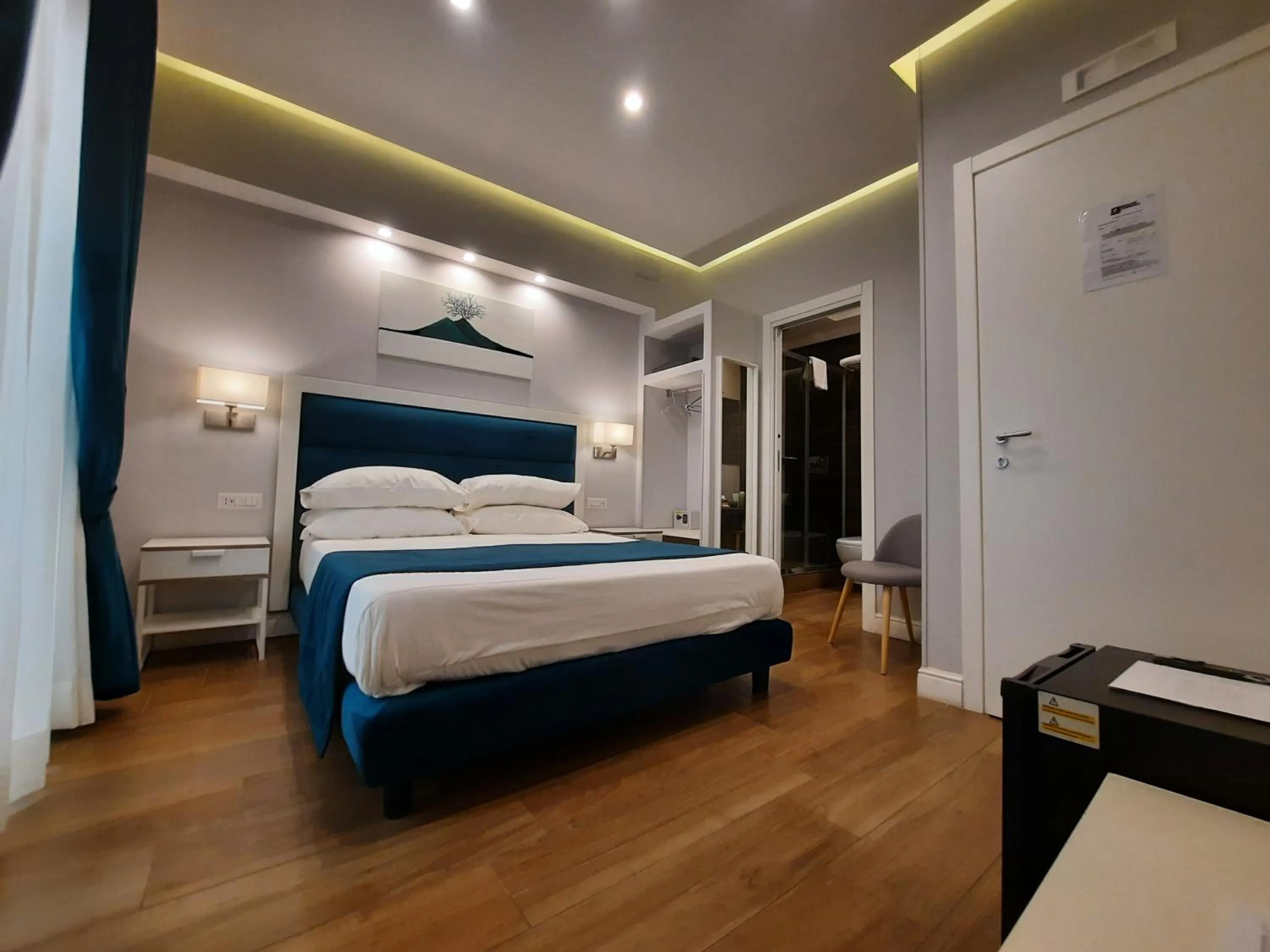 Bedroom, Bed in Gea suite