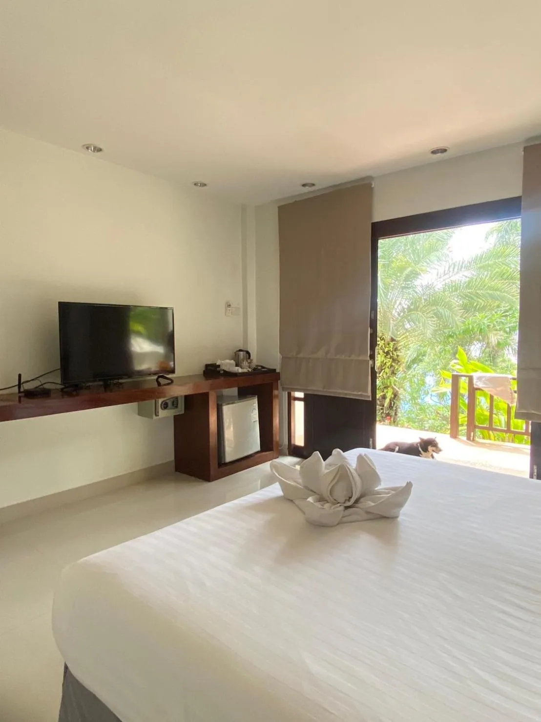 Photo of the whole room, Bed in Sunset Beach Villas