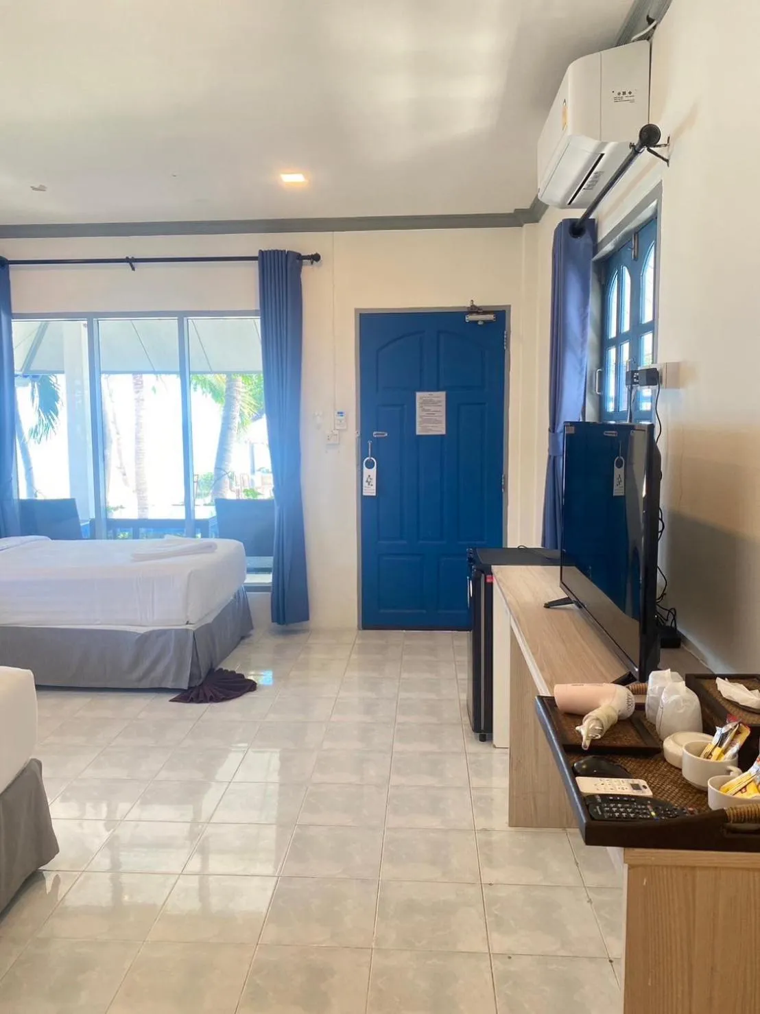 Bed in Sunset Beach Villas