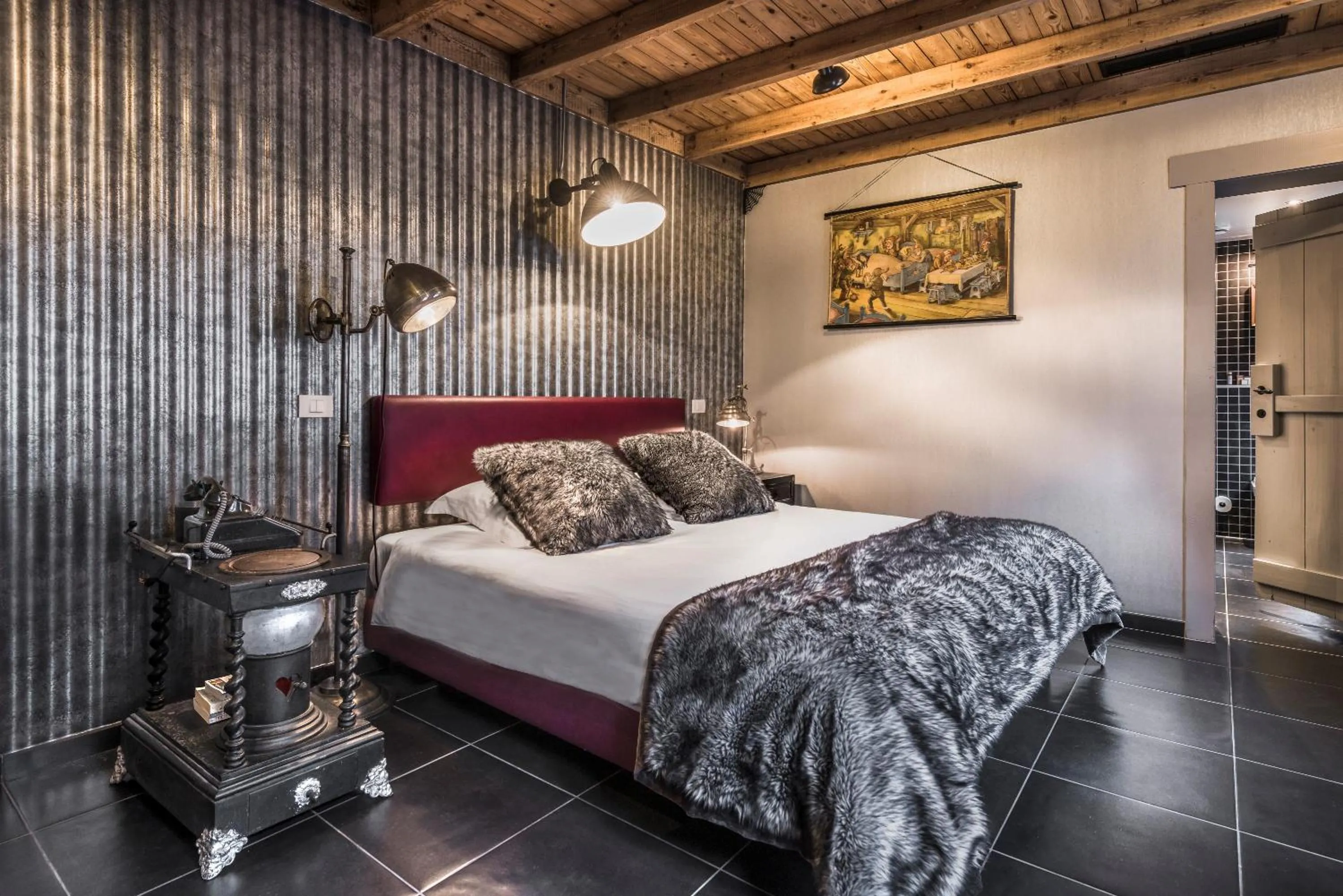 Bed in Main Street Hotel