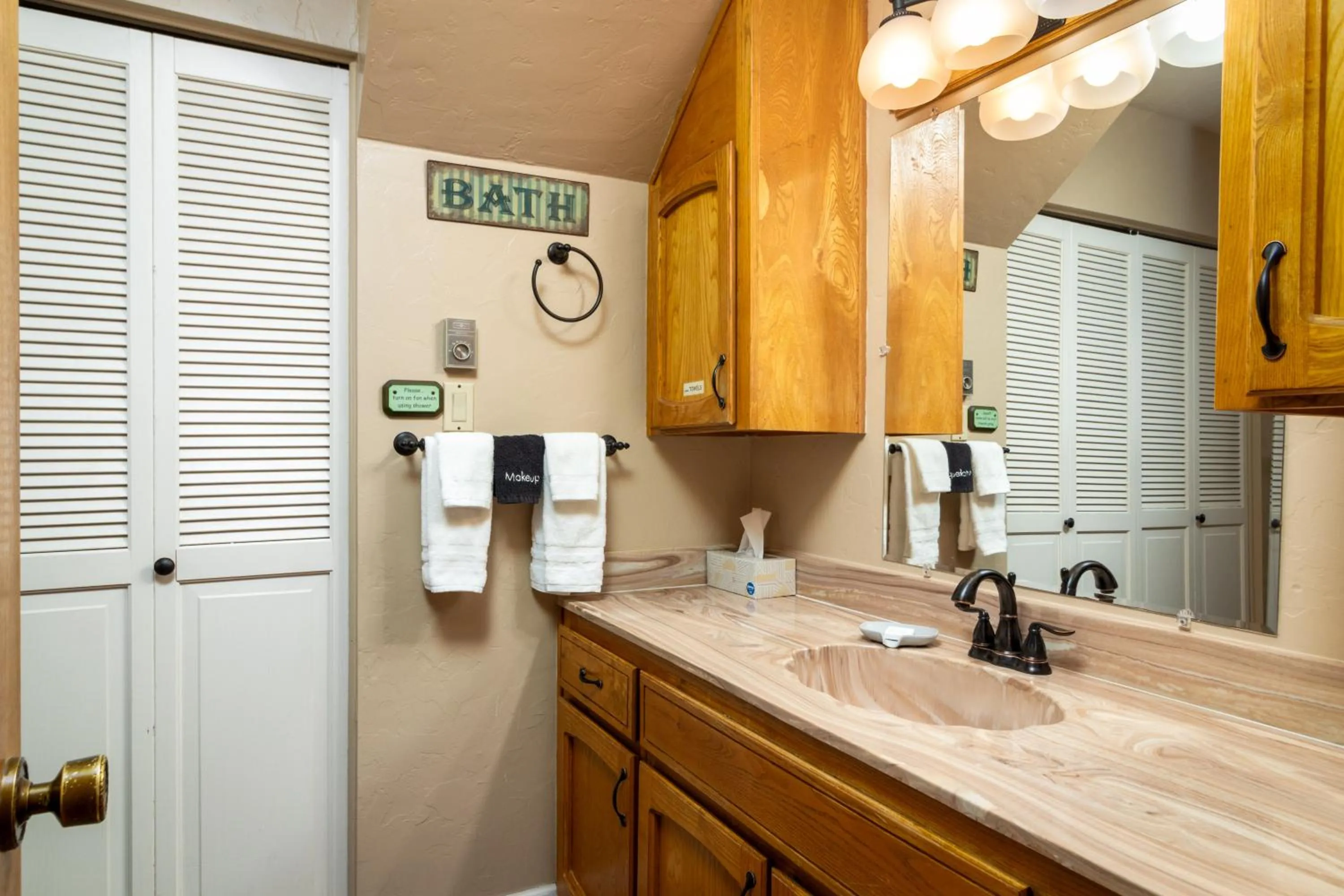 Bathroom in Prescott Pines Inn