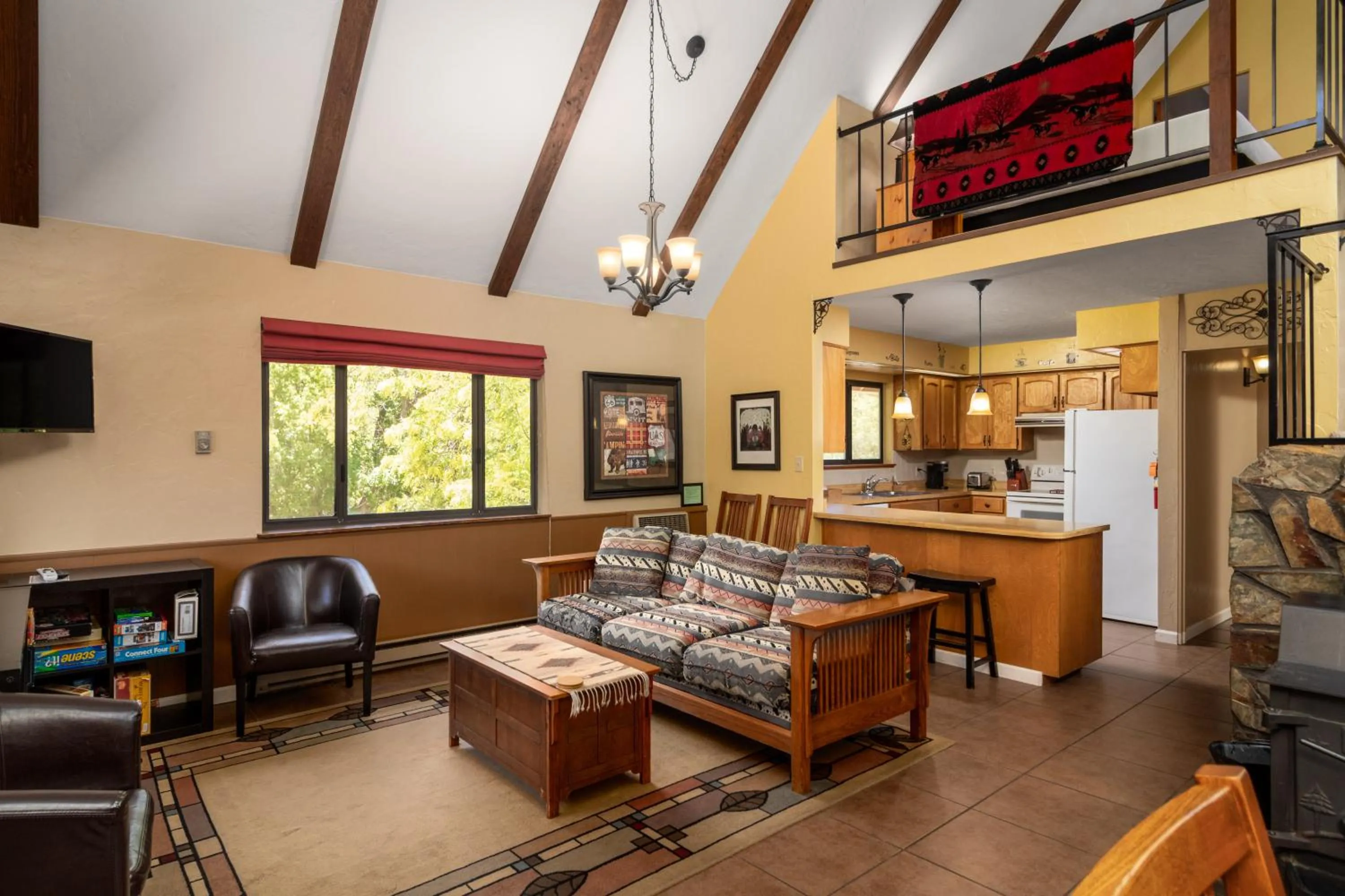 Living room in Prescott Pines Inn