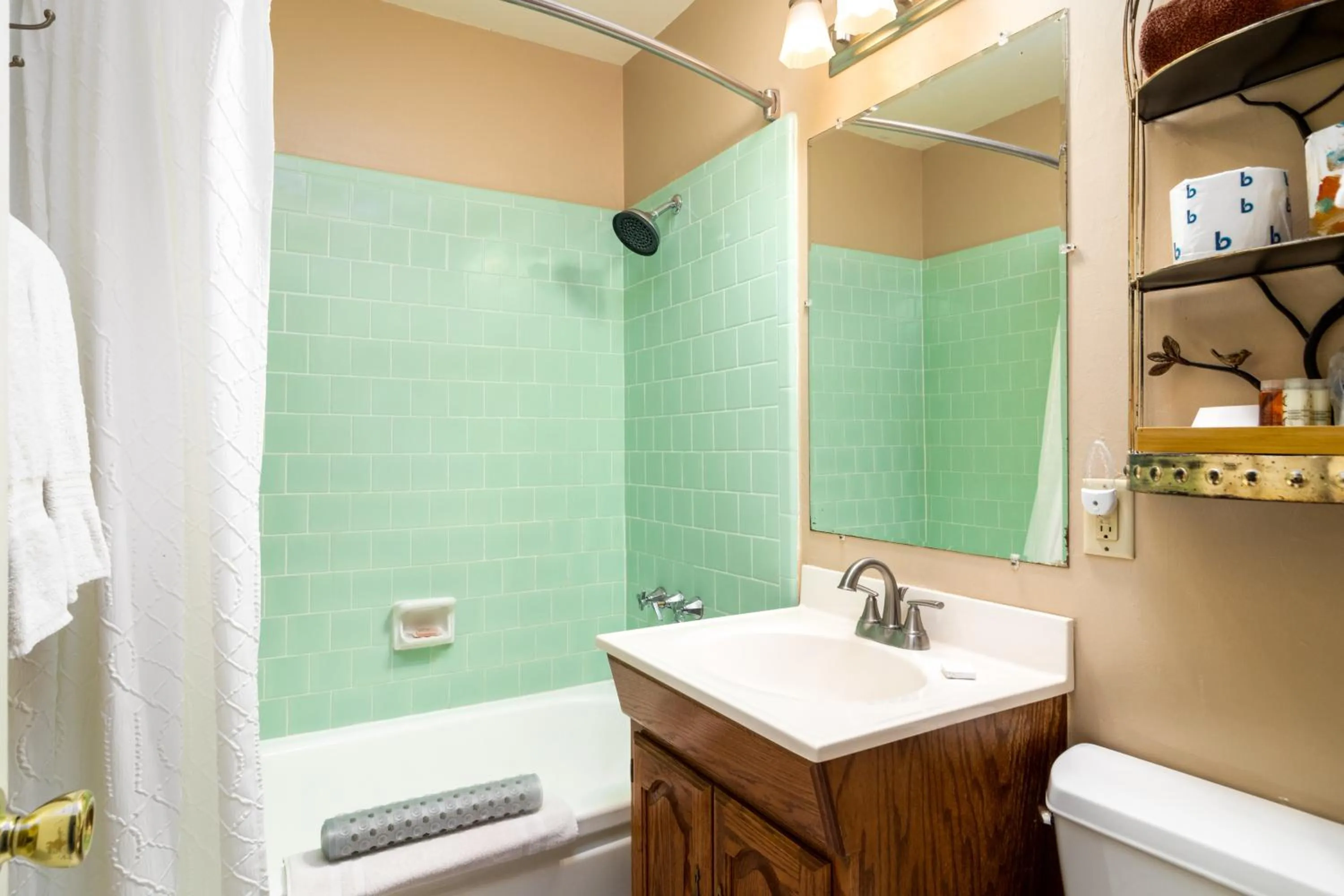 Shower in Prescott Pines Inn