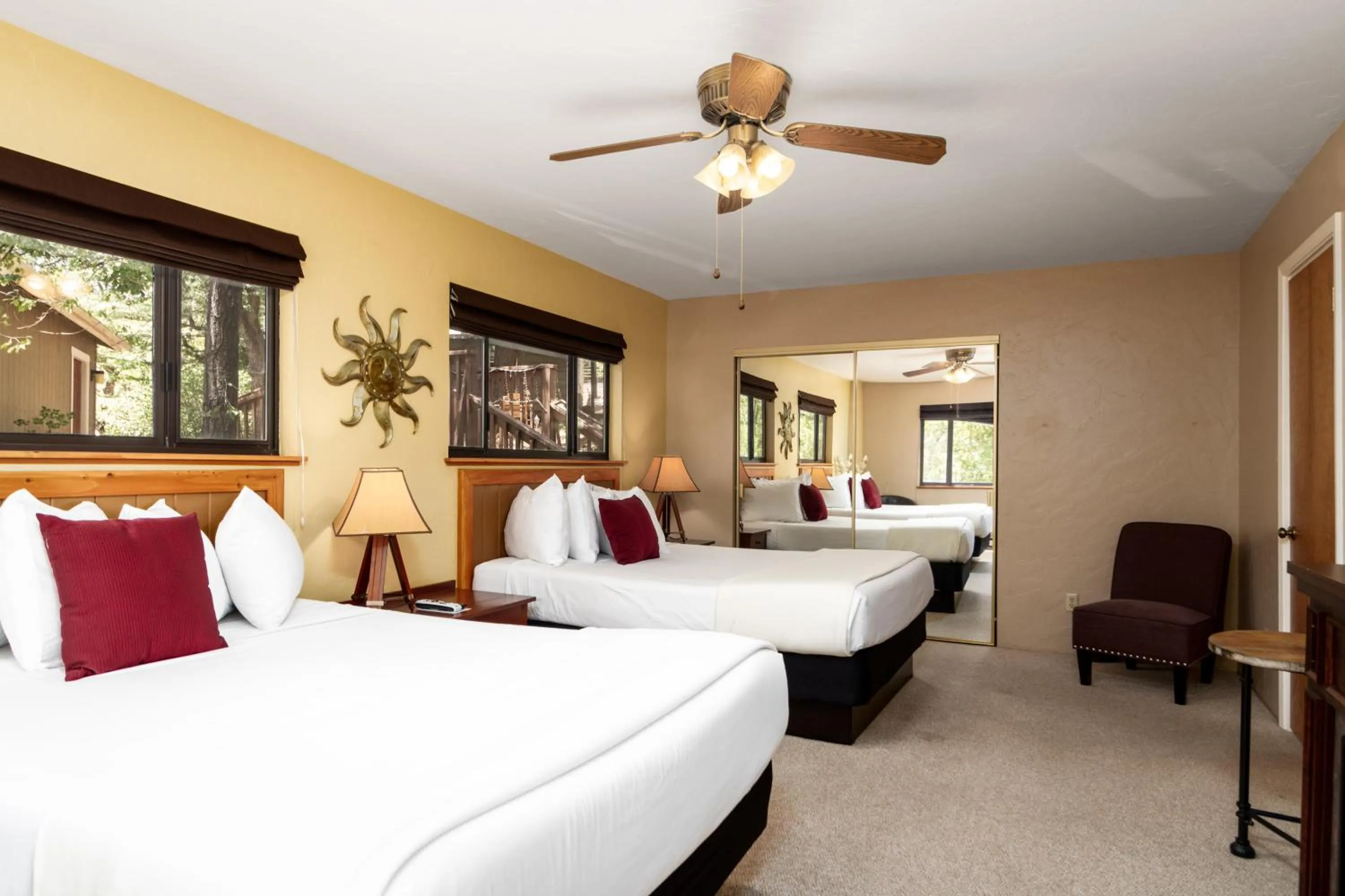 Bed in Prescott Pines Inn