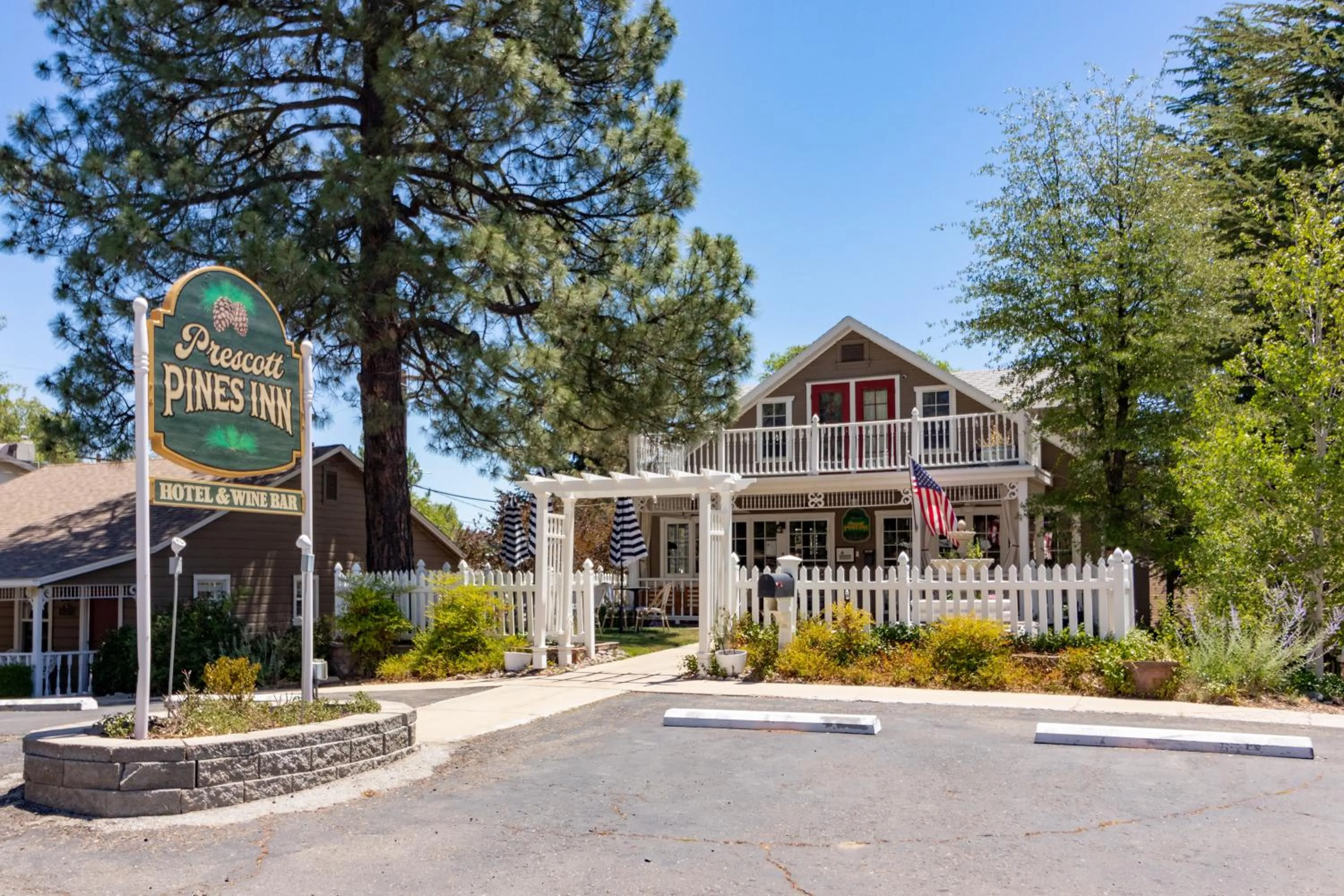Property building in Prescott Pines Inn