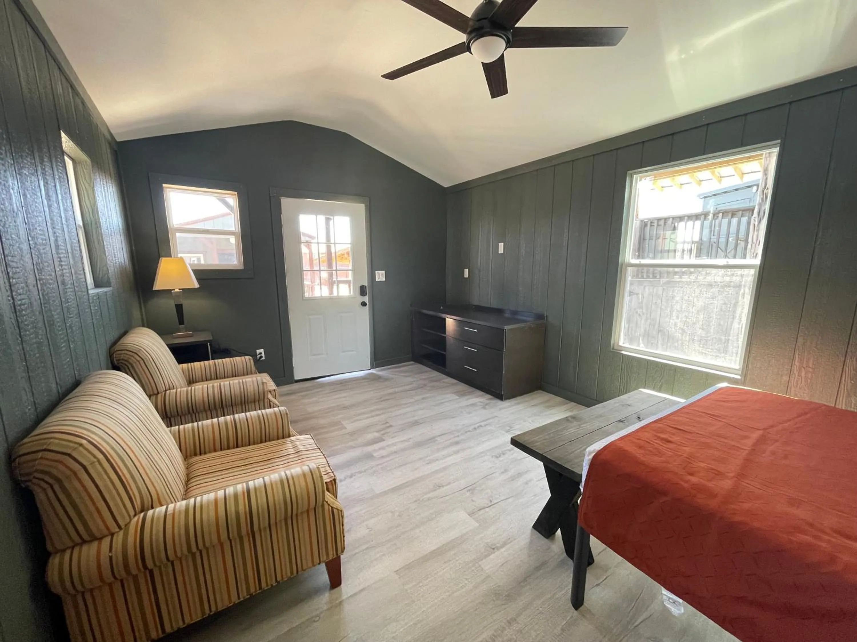 Bed in Canyon Lakeview Resort