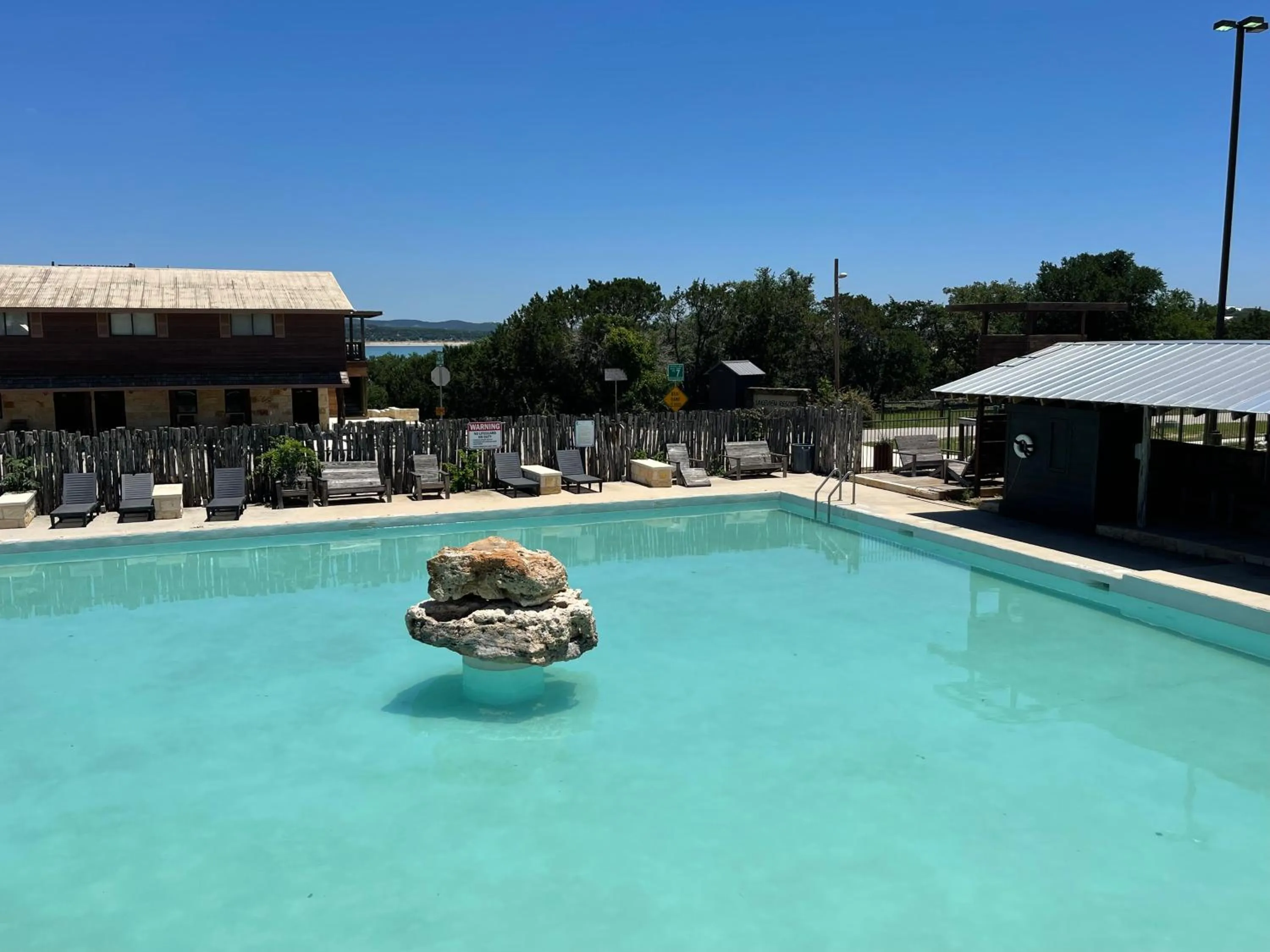 Swimming pool in Canyon Lakeview Resort