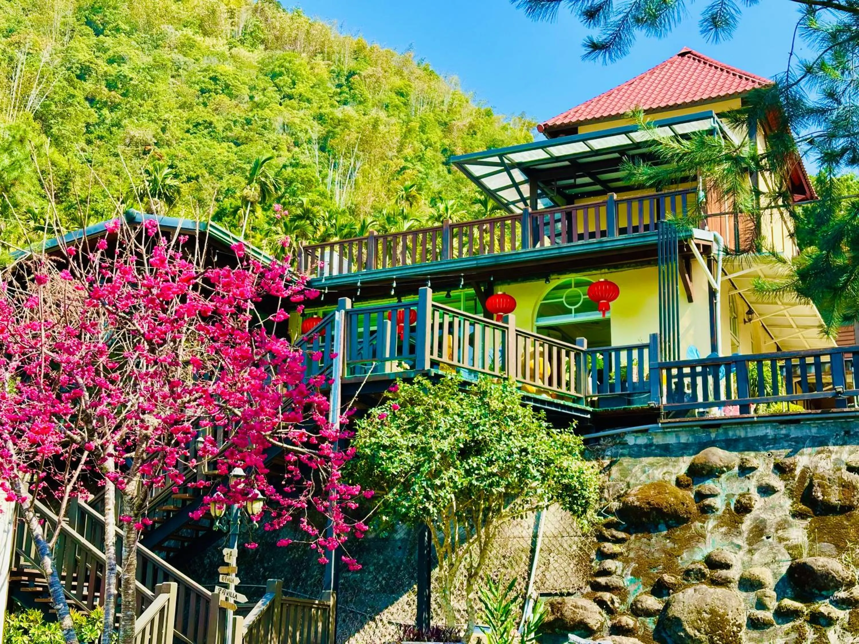 Property building in Yue Ya Villa