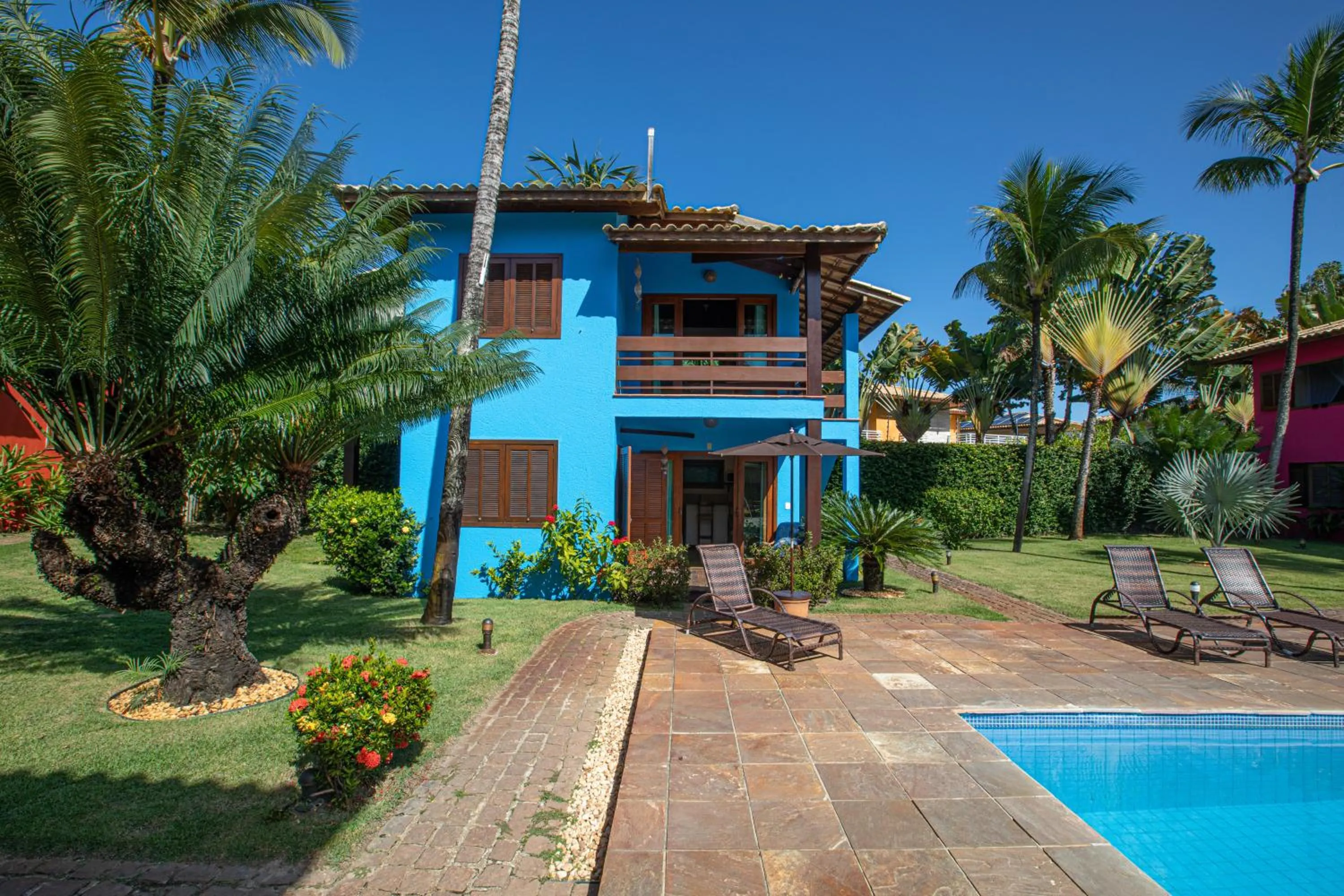 Property building in Casa Villa Cristian Pé na Areia