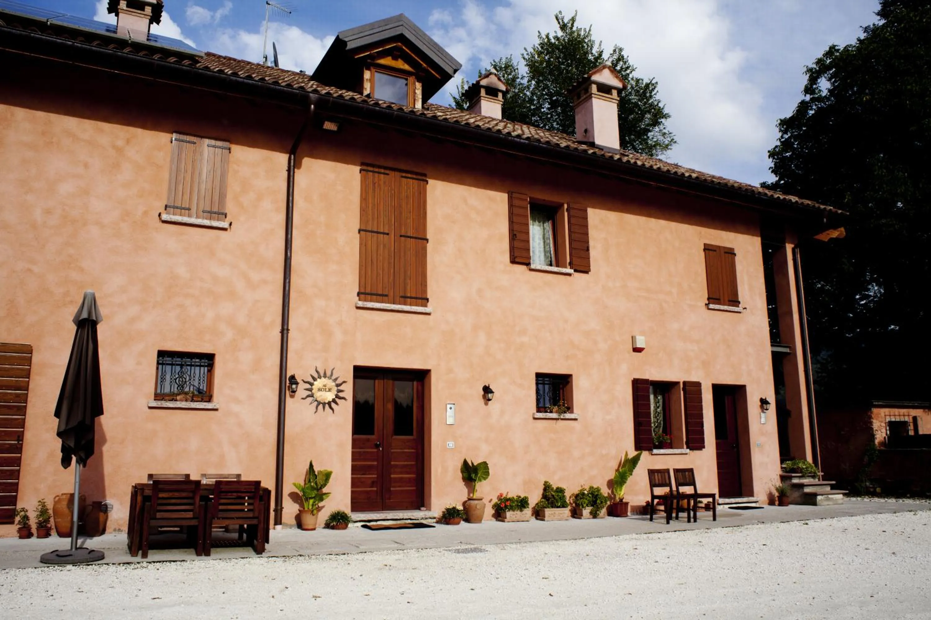 Facade/entrance in B&B Al Sole Di Cavessago