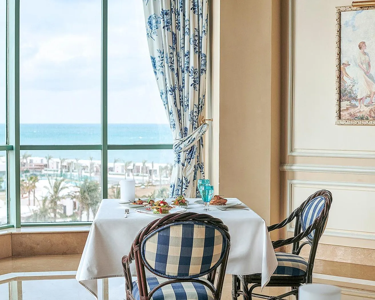 Restaurant/places to eat in Four Seasons Hotel Alexandria At San Stefano