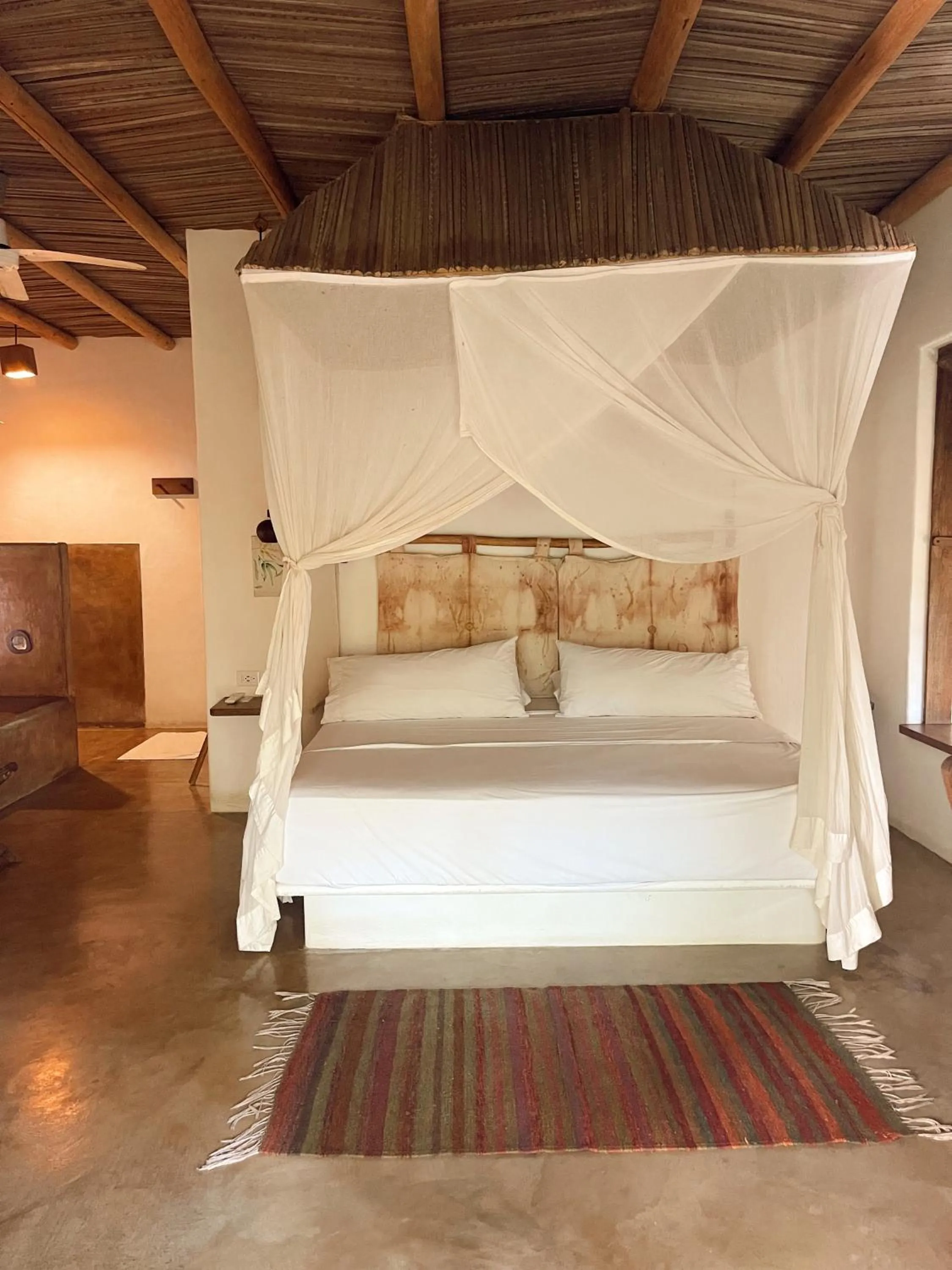 Bed in Hotel Descalzo SPA