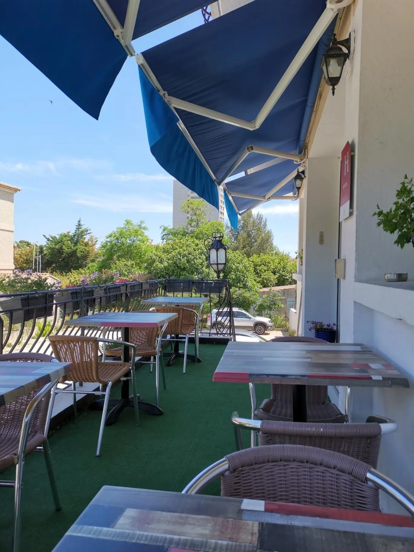 Patio in Carry Hotel