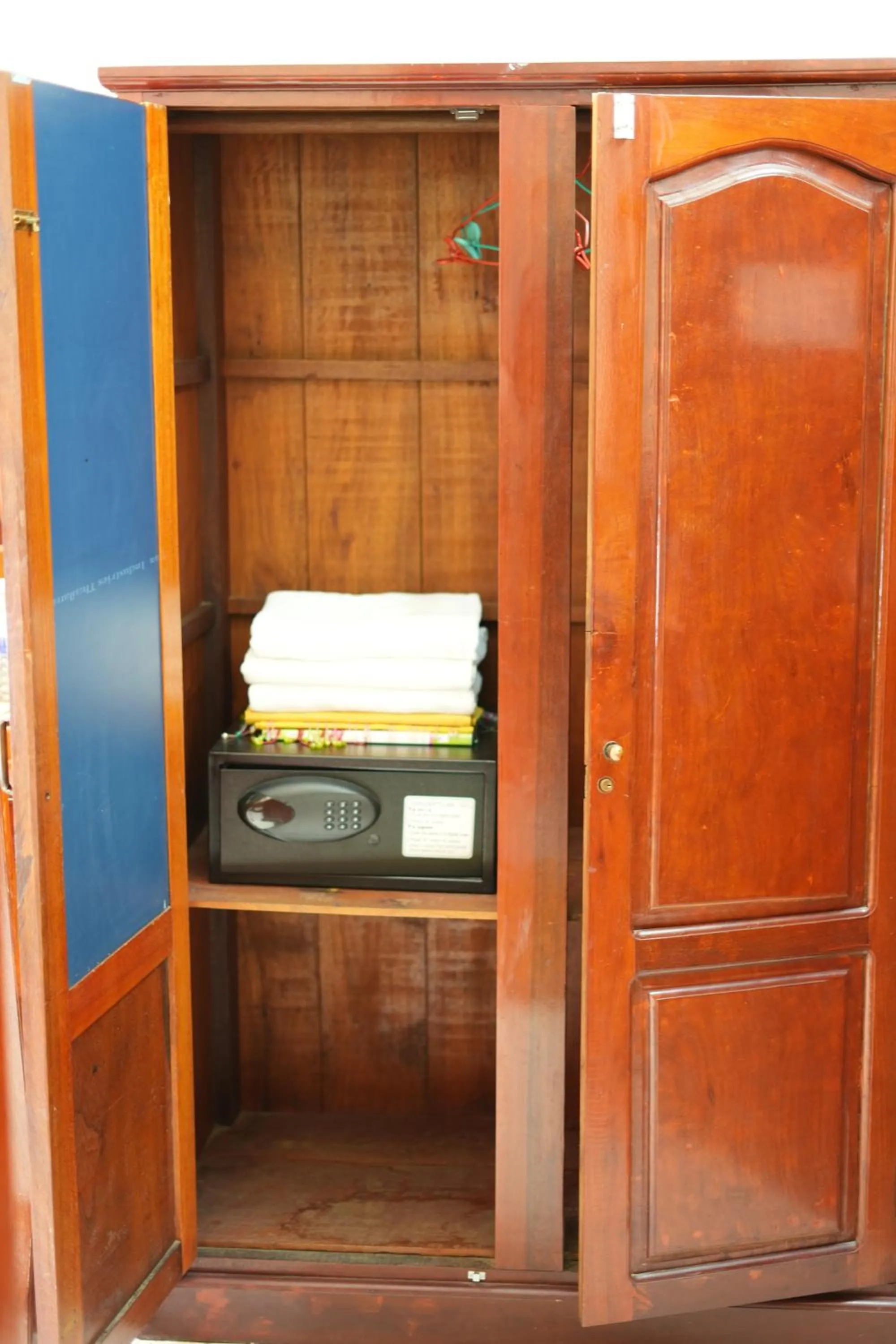 wardrobe in Okay 1 Villa