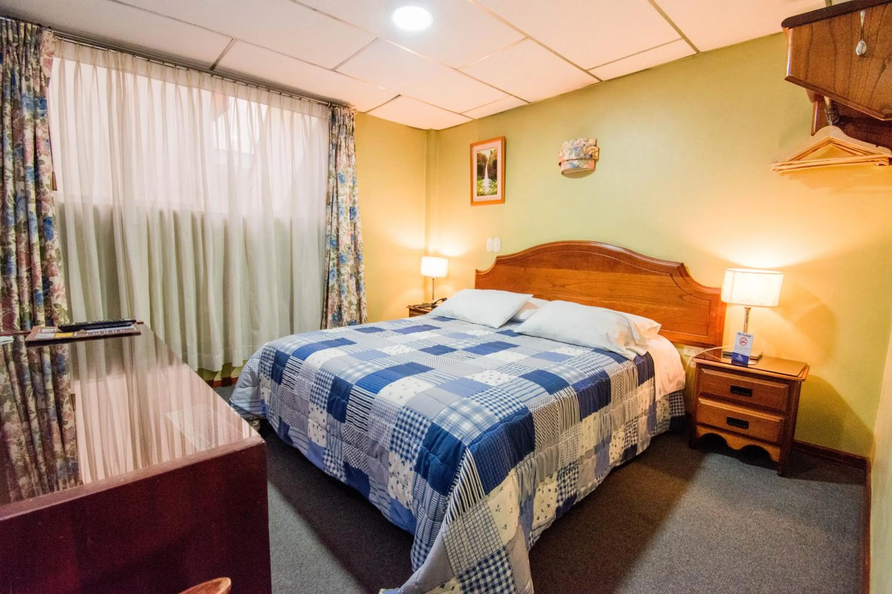 Bedroom, Bed in Grand Hotel Loja