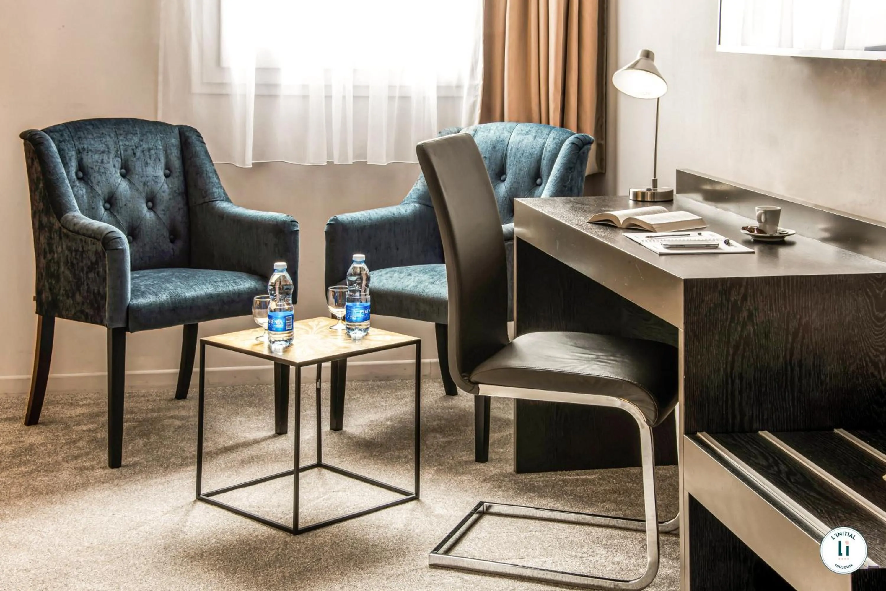 Seating area in L'Initial