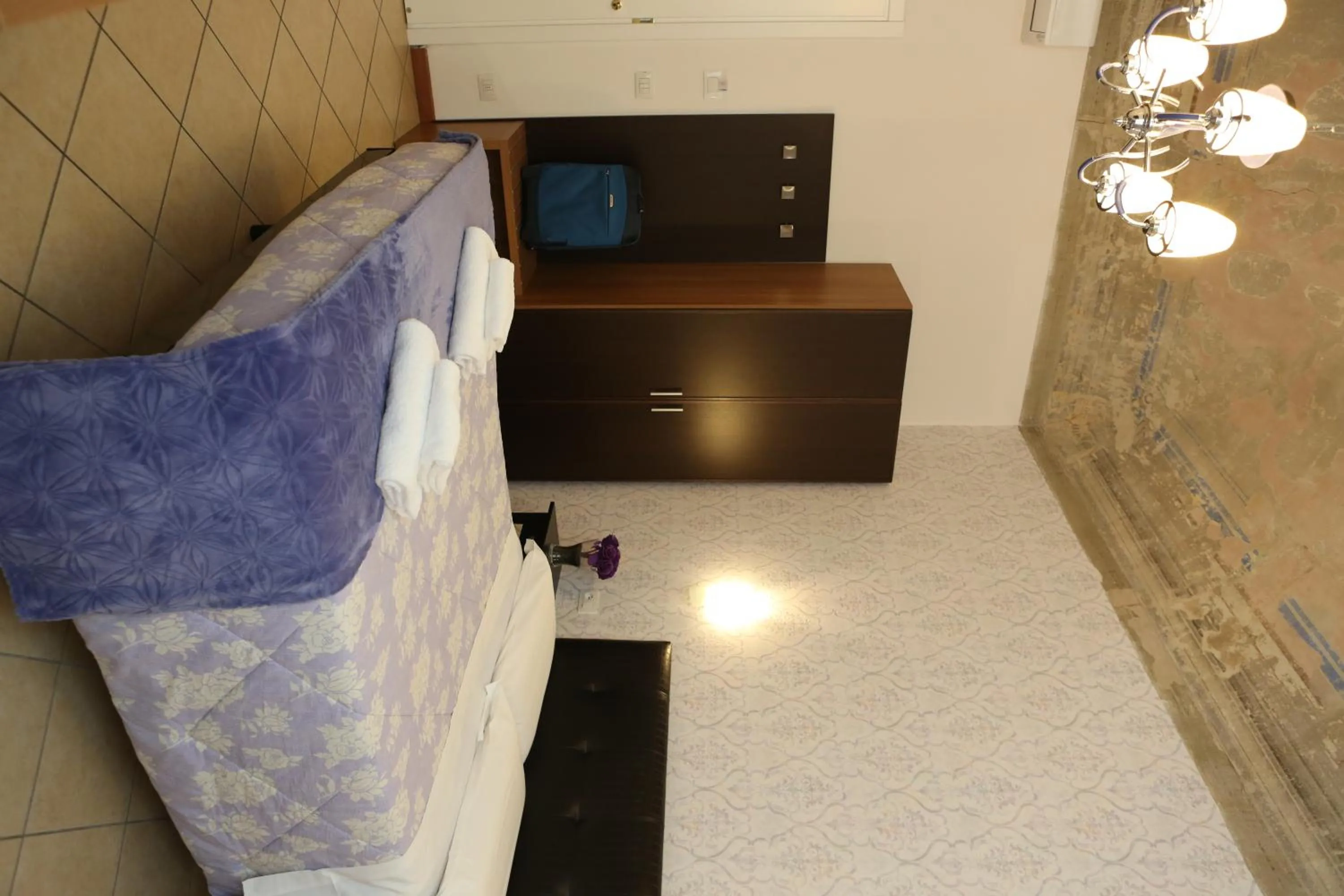 wardrobe, Bed in Adelaide House