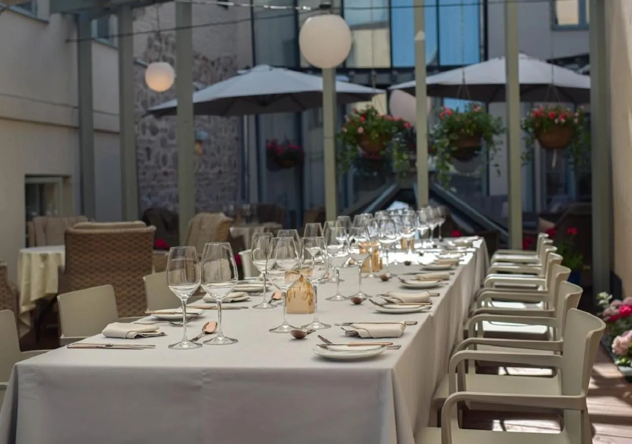 Restaurant/places to eat in Antonius Boutique Hotel