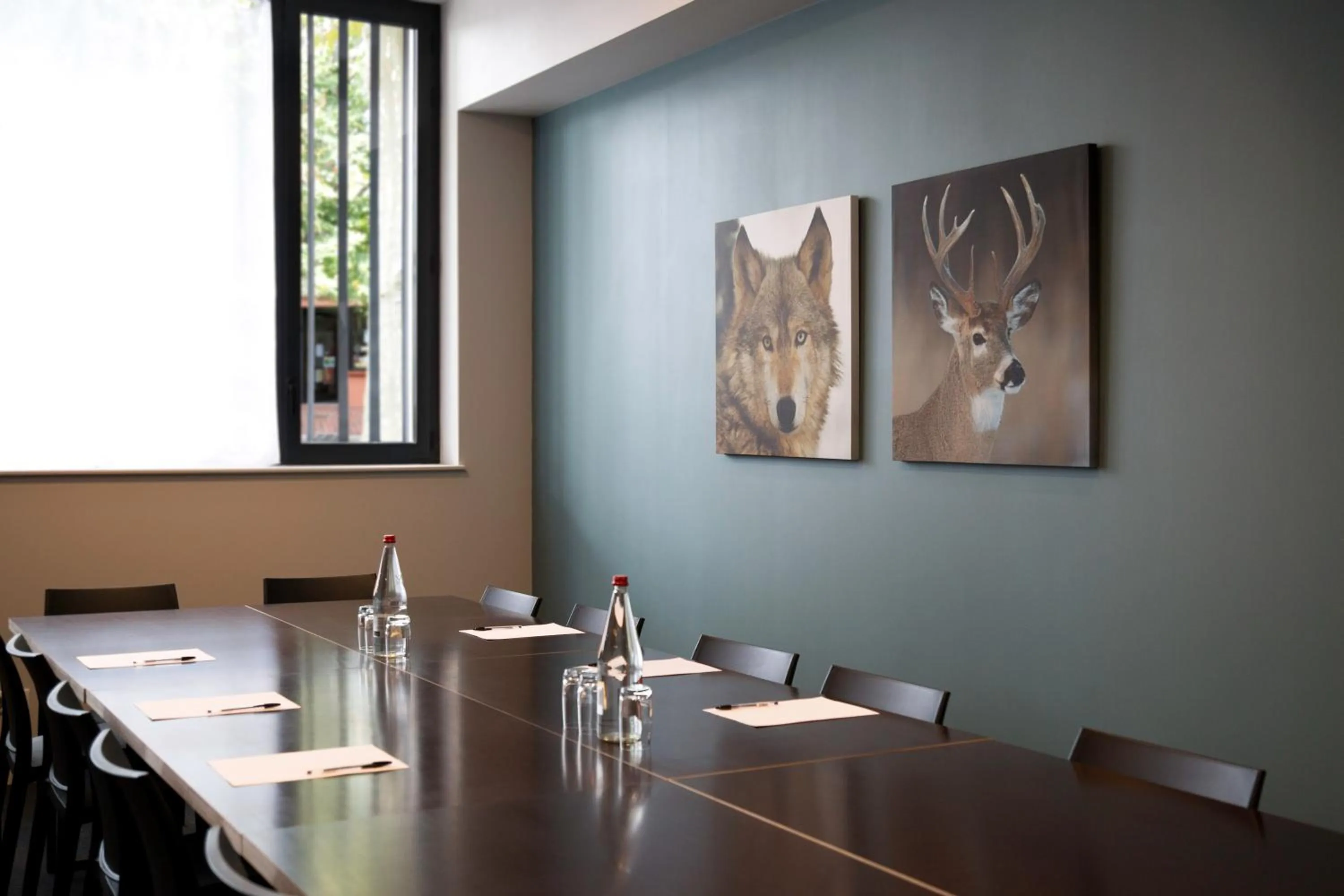 Meeting/conference room in L’Échappée Belle