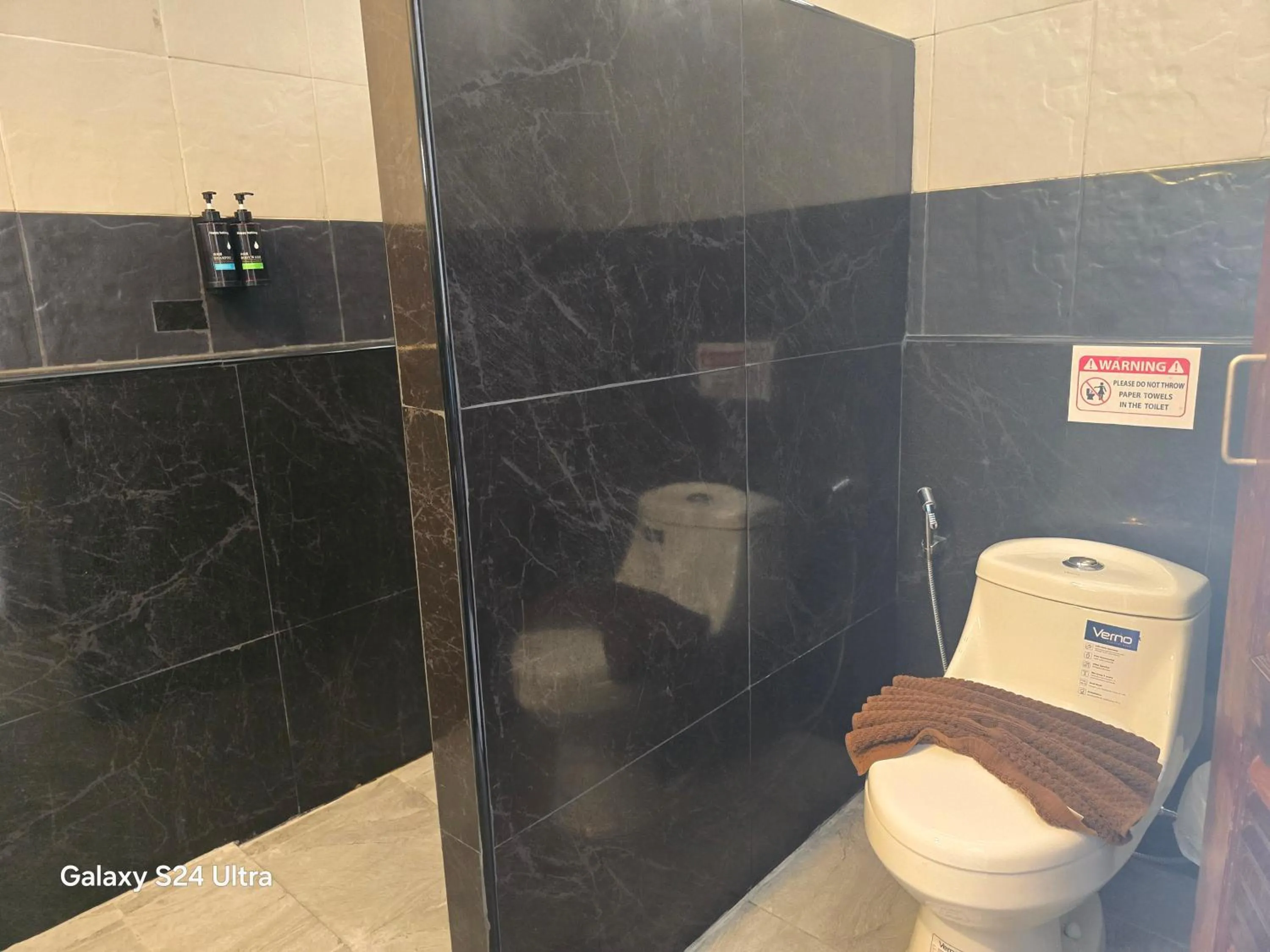 Toilet in Sasitara Residence