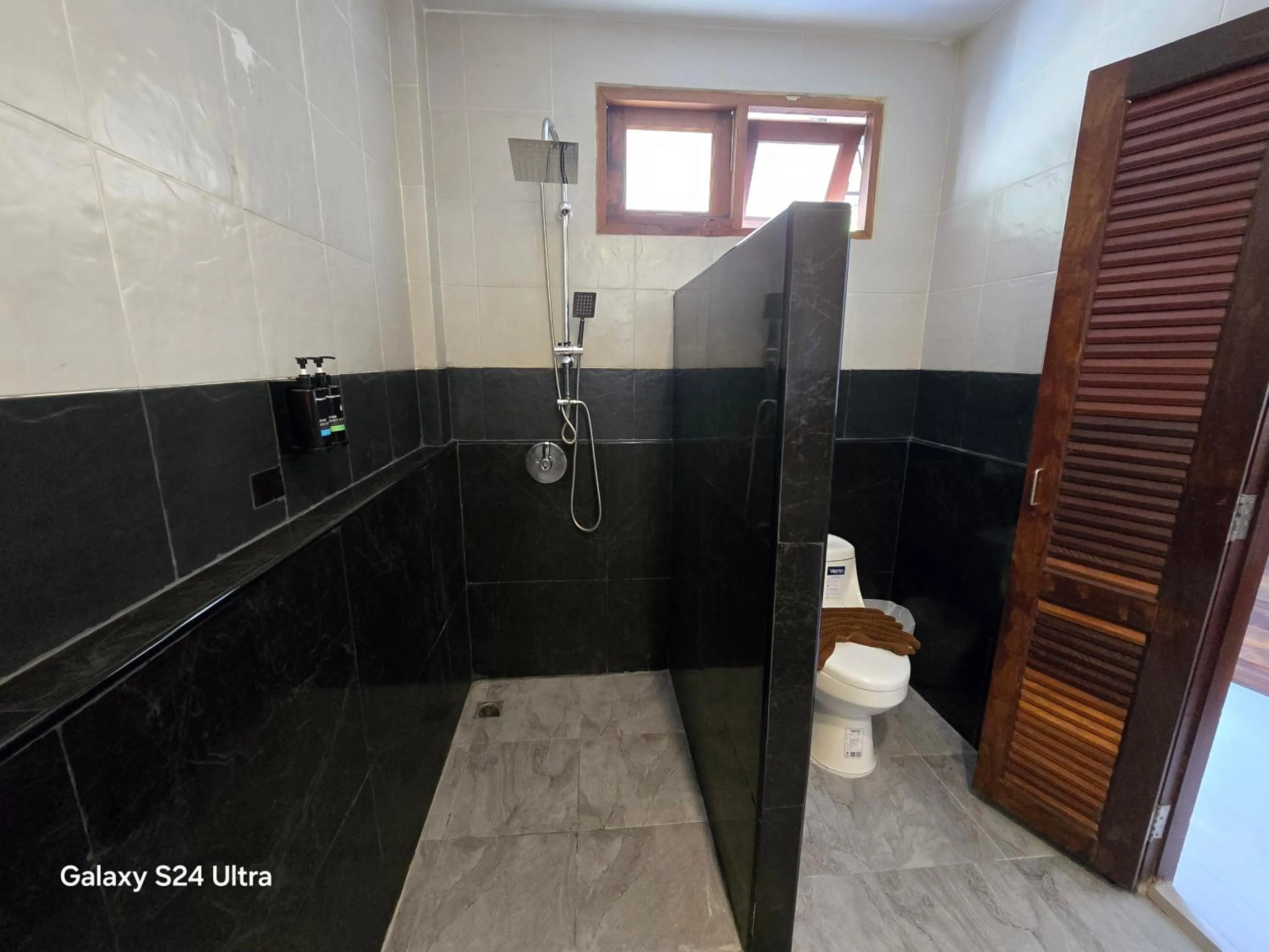 Shower in Sasitara Residence