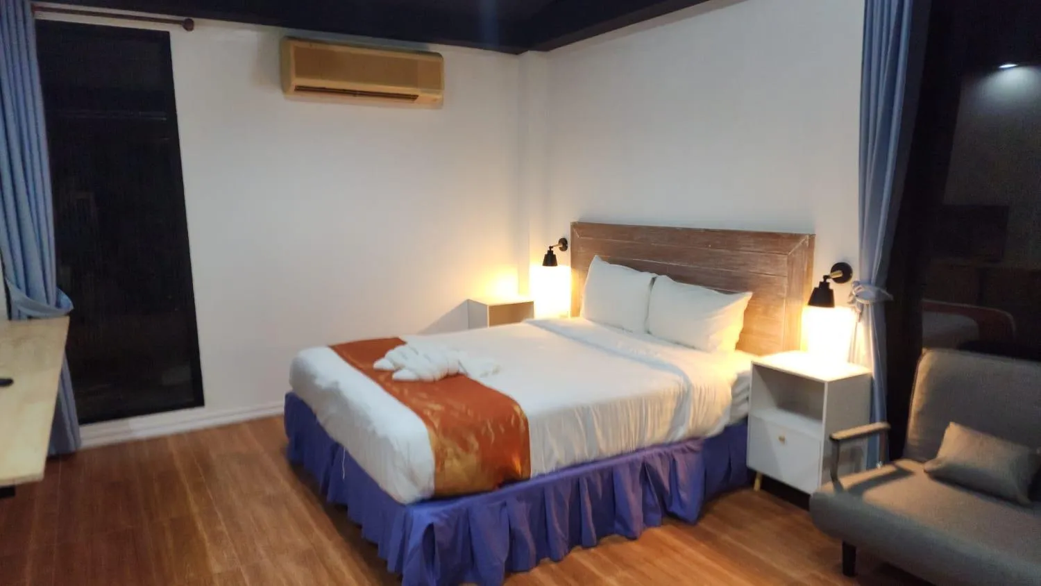 Bed in Sasitara Residence