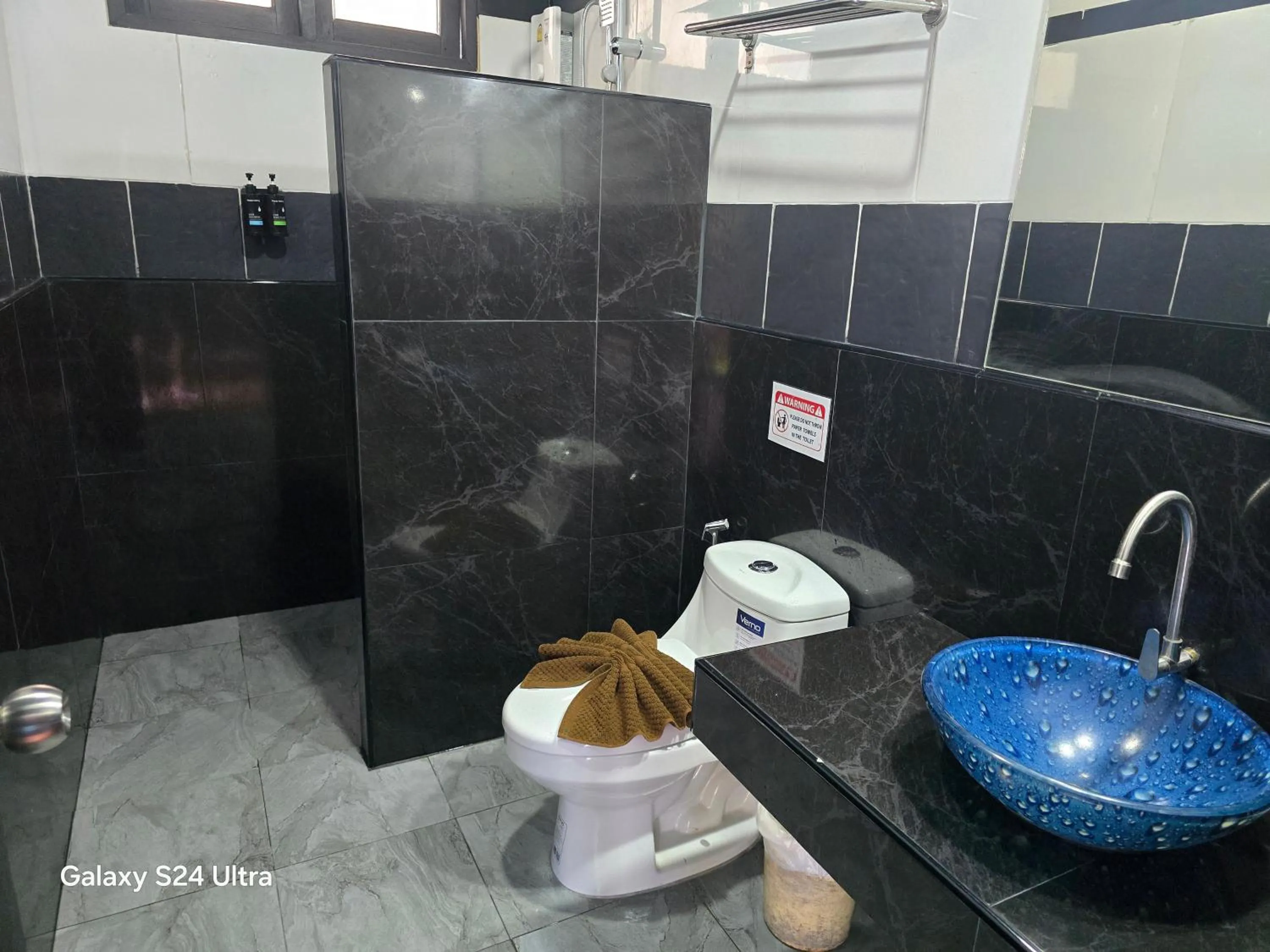 Bathroom in Sasitara Residence