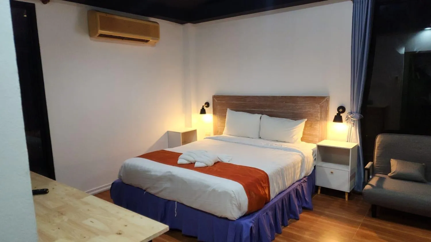 Bed in Sasitara Residence