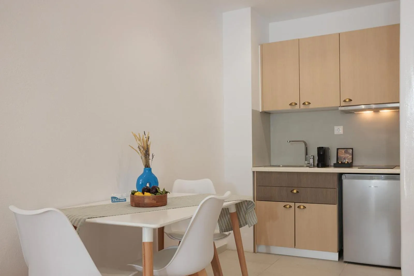 Kitchen or kitchenette in Anemomilos Beach hotel