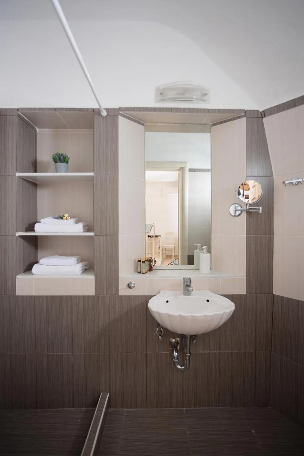 Shower in Anemomilos Beach hotel