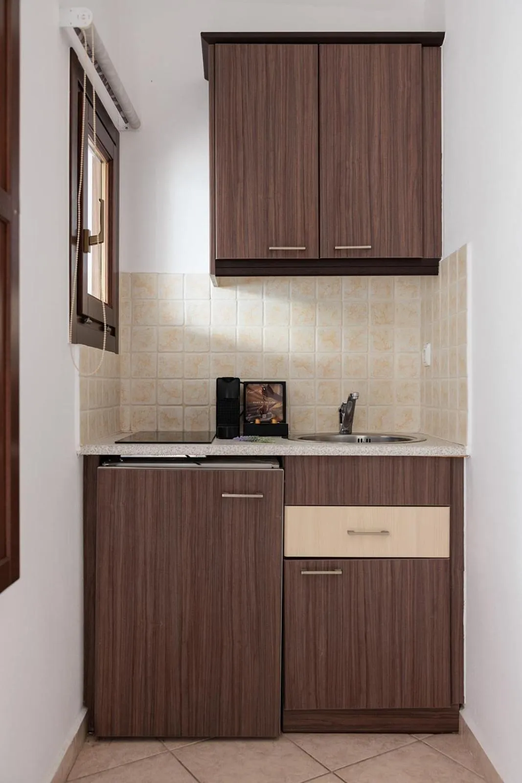 Kitchen or kitchenette in Anemomilos Beach hotel