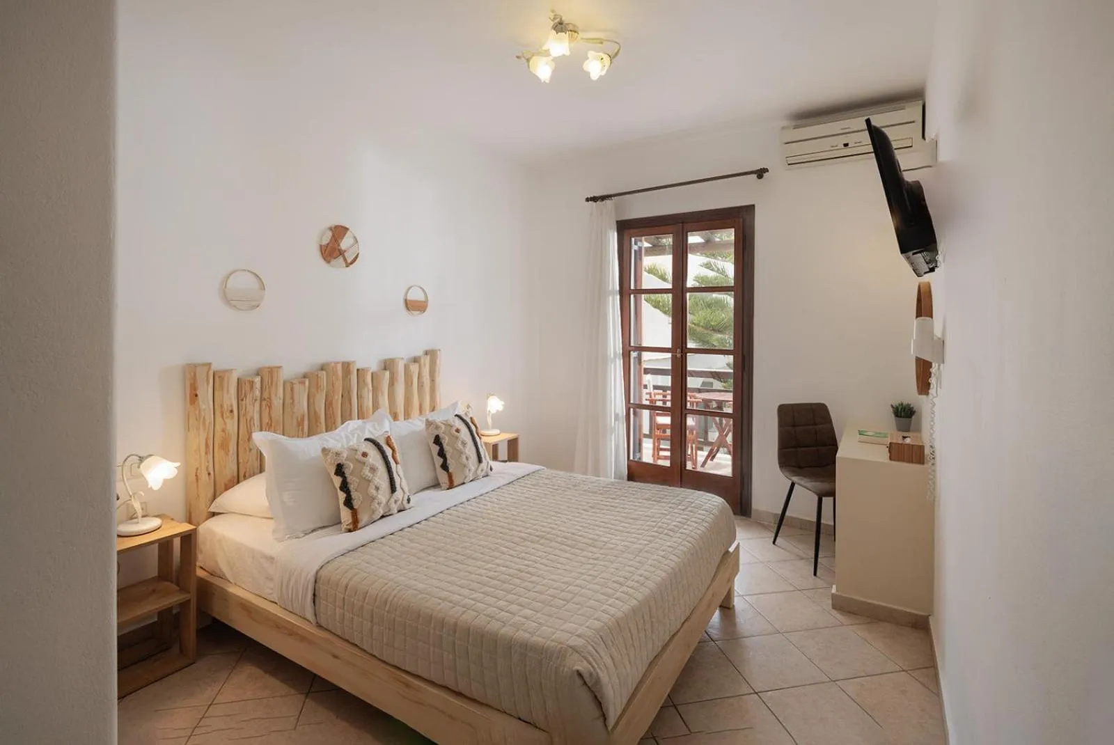 Bedroom, Bed in Anemomilos Beach hotel