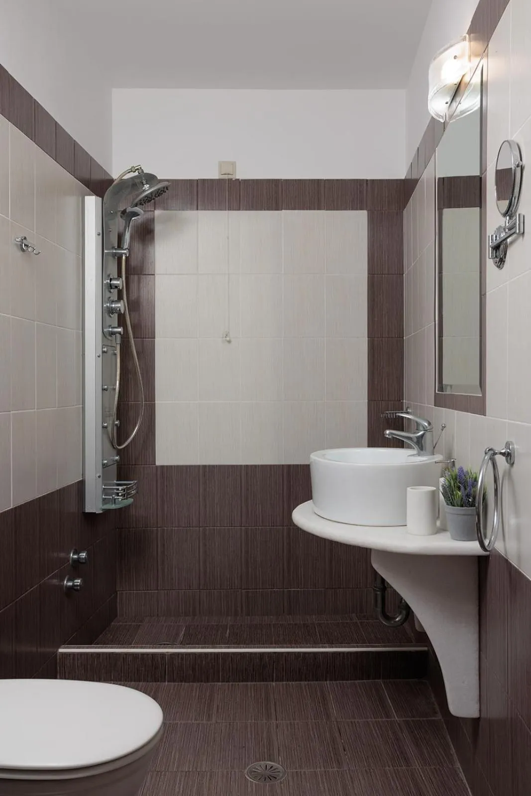 Bathroom in Anemomilos Beach hotel