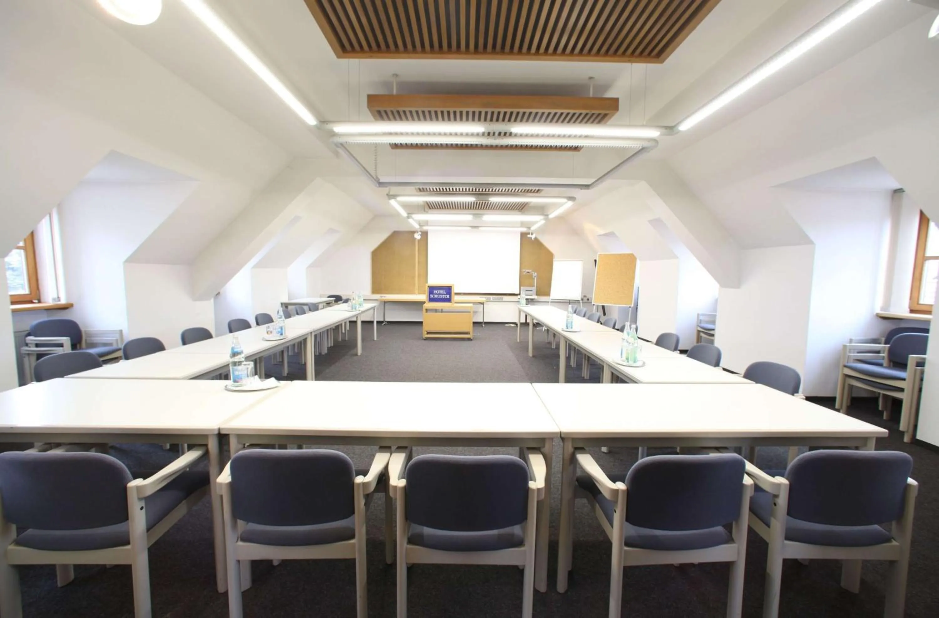 Meeting/conference room in Hotel-Landgasthof Schuster