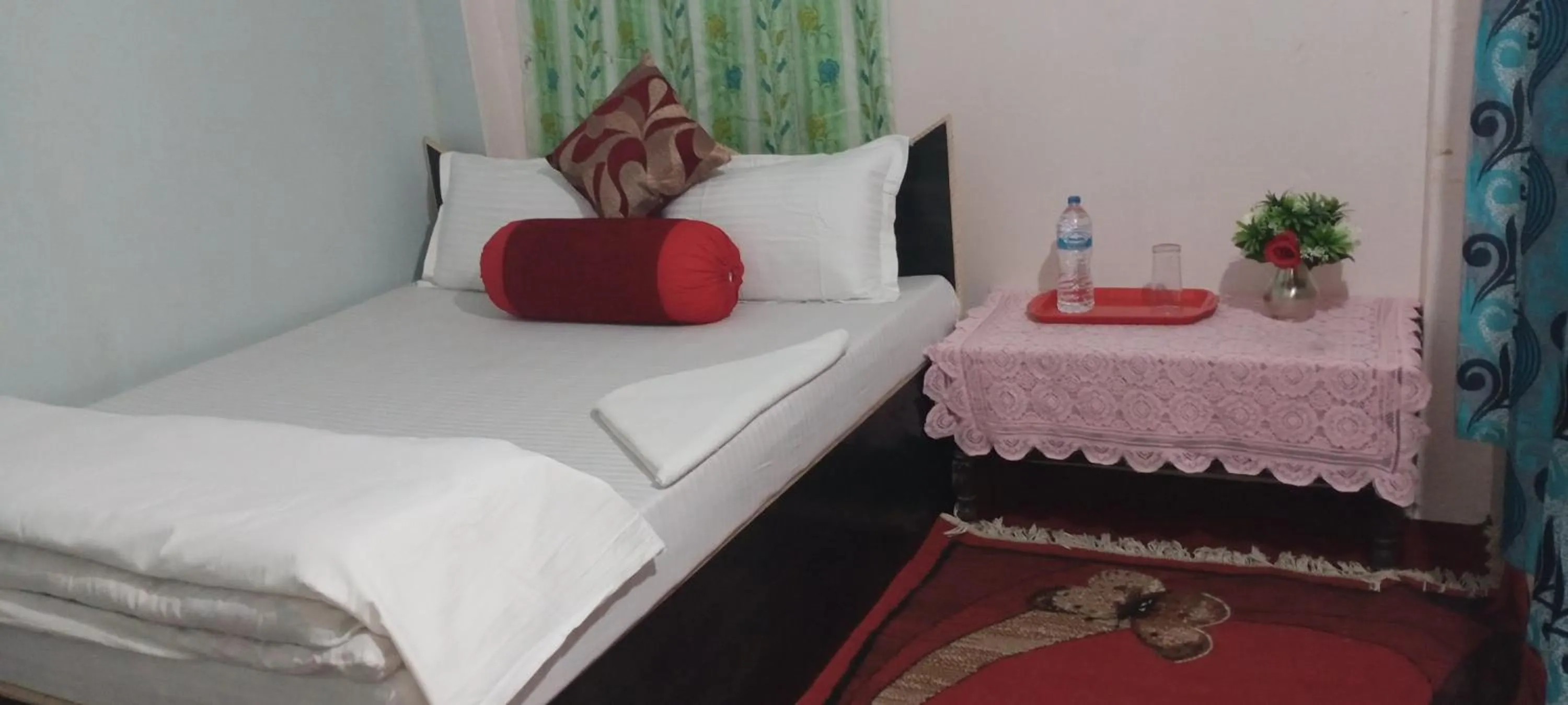 Double Room with Private Bathroom in Unique Hotel and Lodge - Pleasure of Homely Stay -