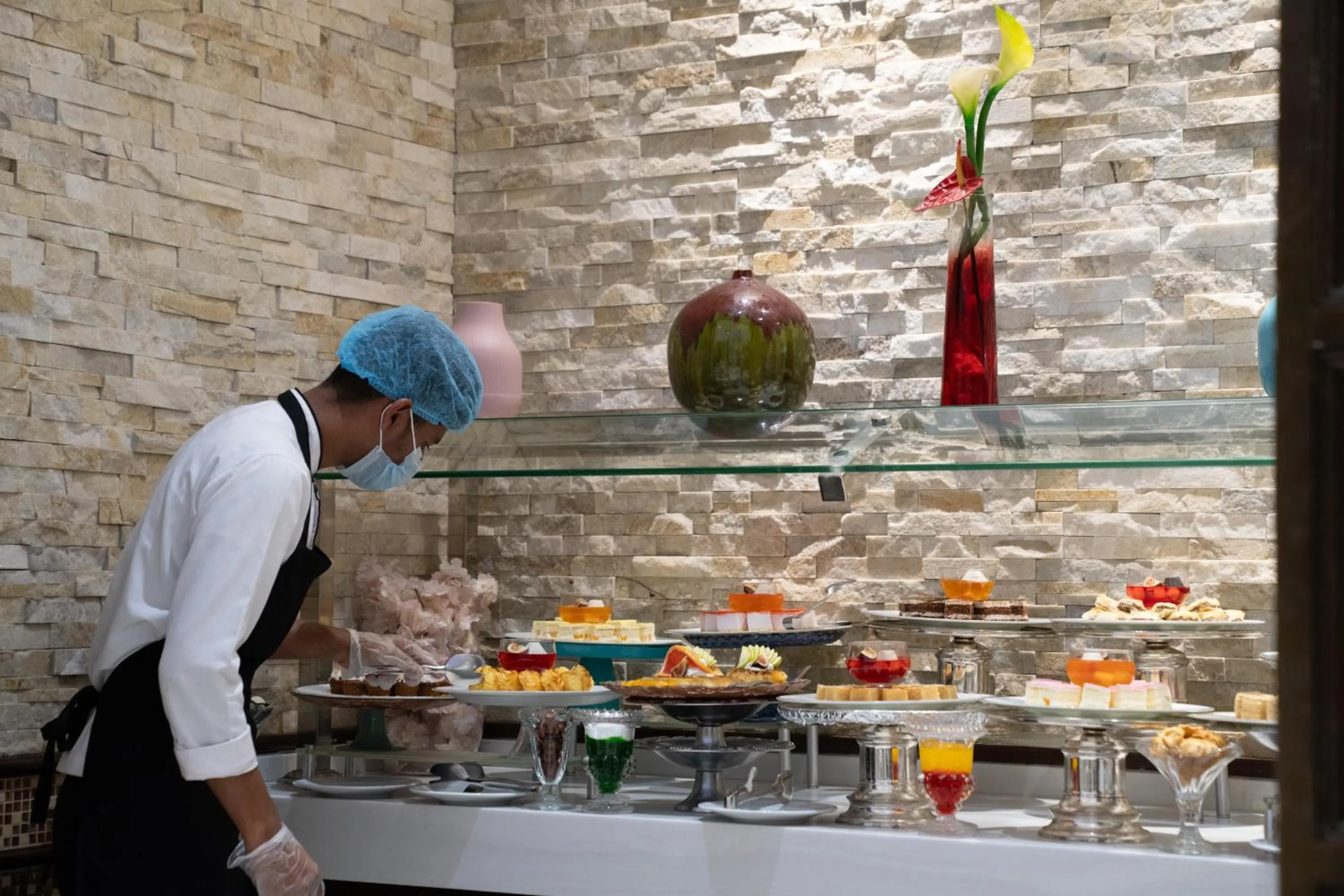 Restaurant/places to eat in Golden Tulip Hotel Buraidah Al Qassim