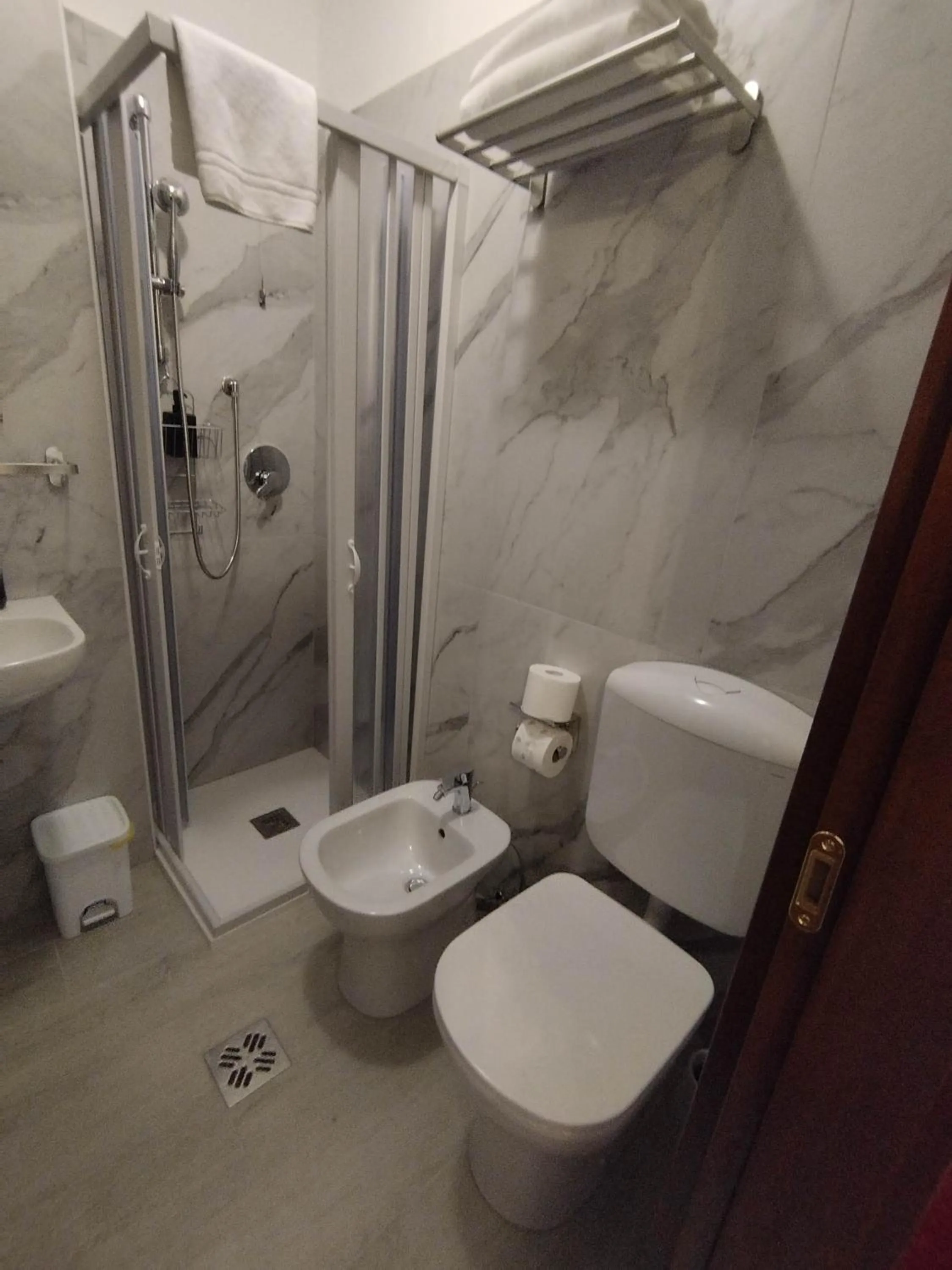 Bathroom in Alloggi SS Giovanni e Paolo