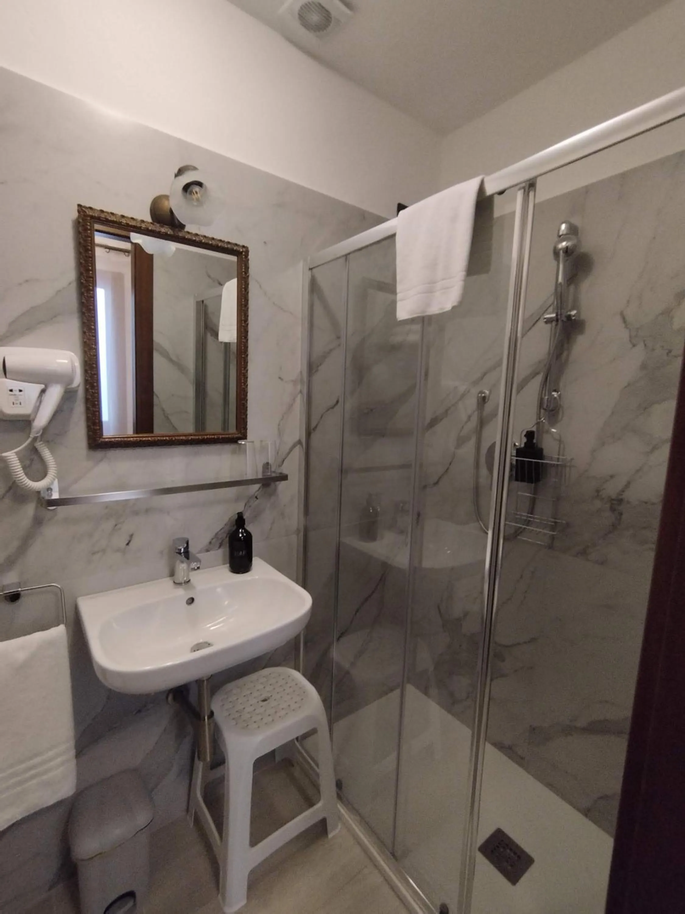 Bathroom in Alloggi SS Giovanni e Paolo