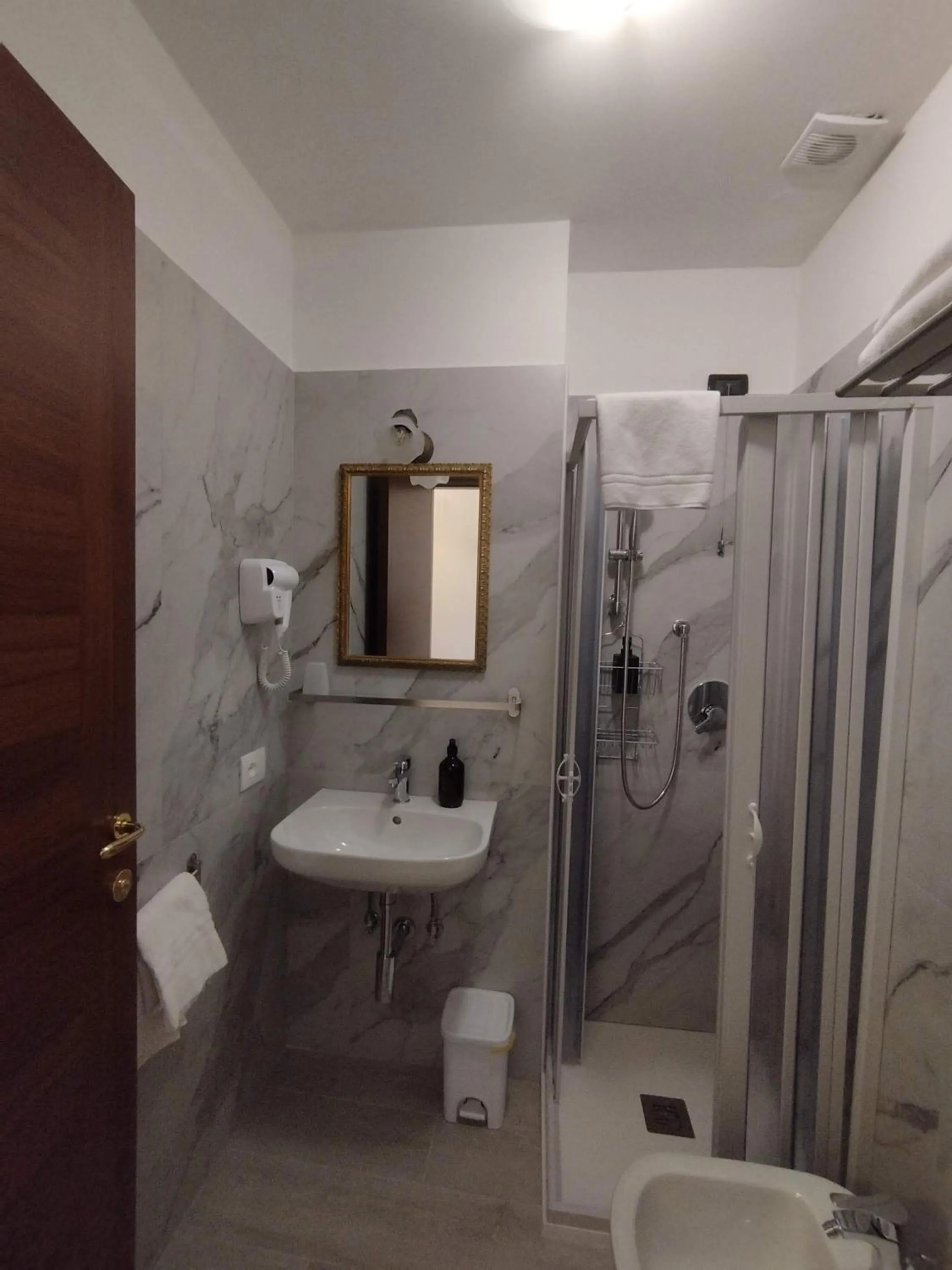 Bathroom in Alloggi SS Giovanni e Paolo